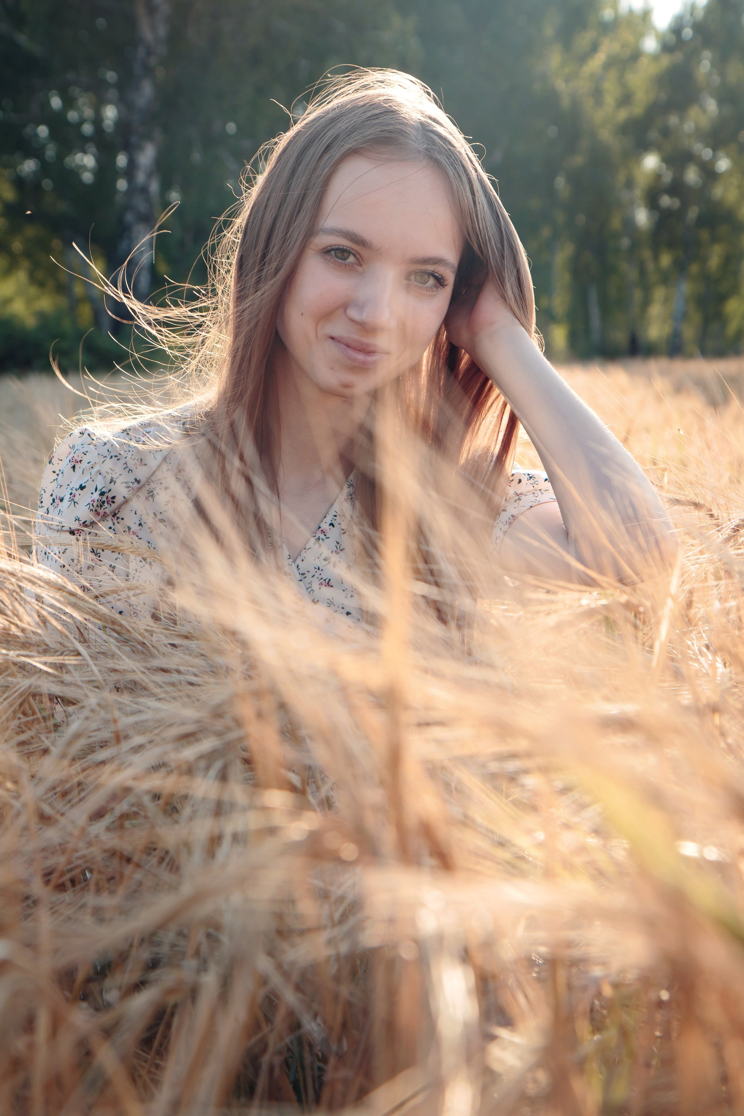 Фотосессия в поле. Фотограф в Шелехове, лучшие выпускные альбомы в Шелехове