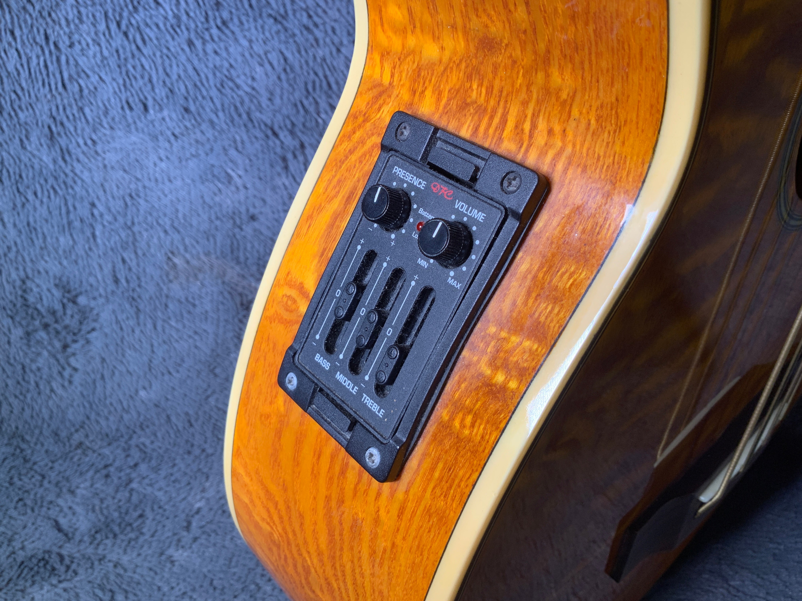 Zenn ZB22CE Hand Crafted Acoustic Bass by Classic Pro