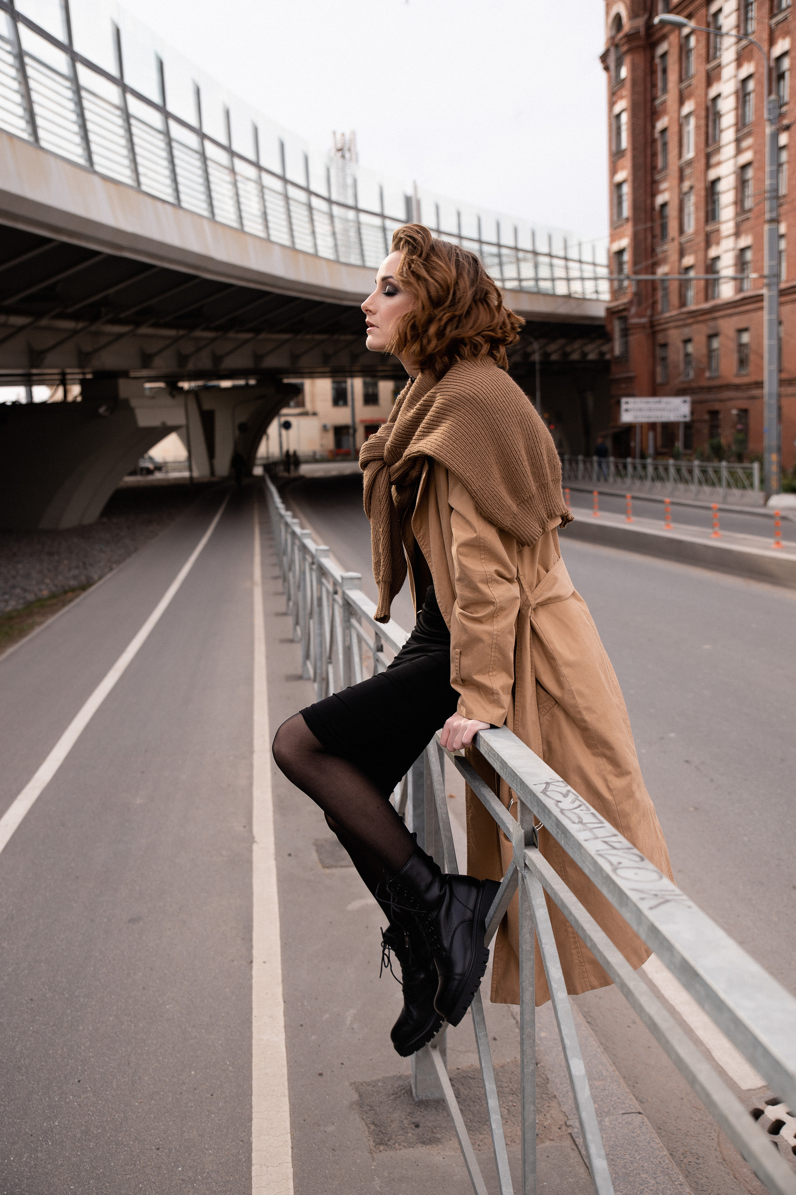 Девушка на мосту. Катерина Растокина фотограф в Санкт-Петербурге