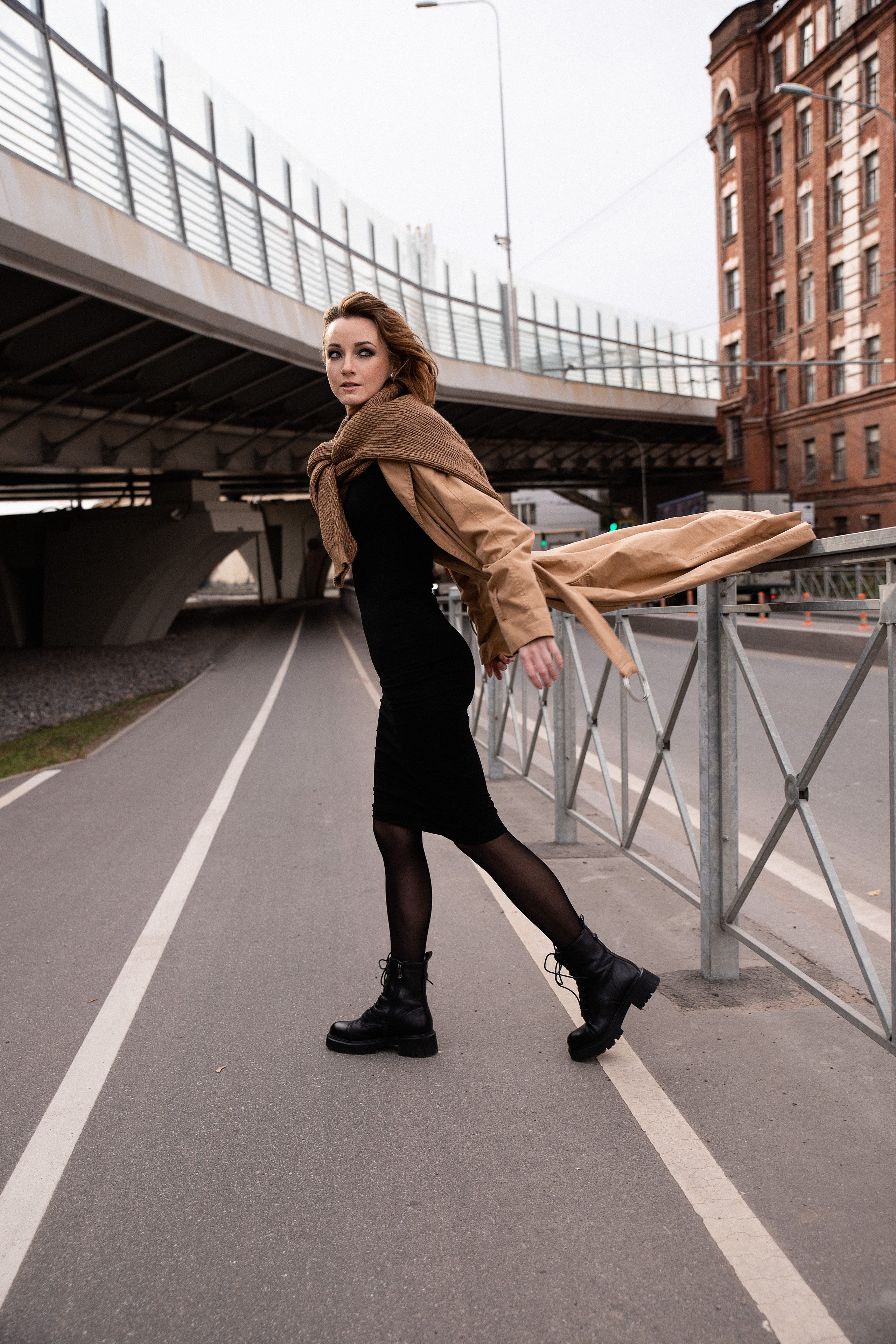 Девушка на мосту. Катерина Растокина фотограф в Санкт-Петербурге