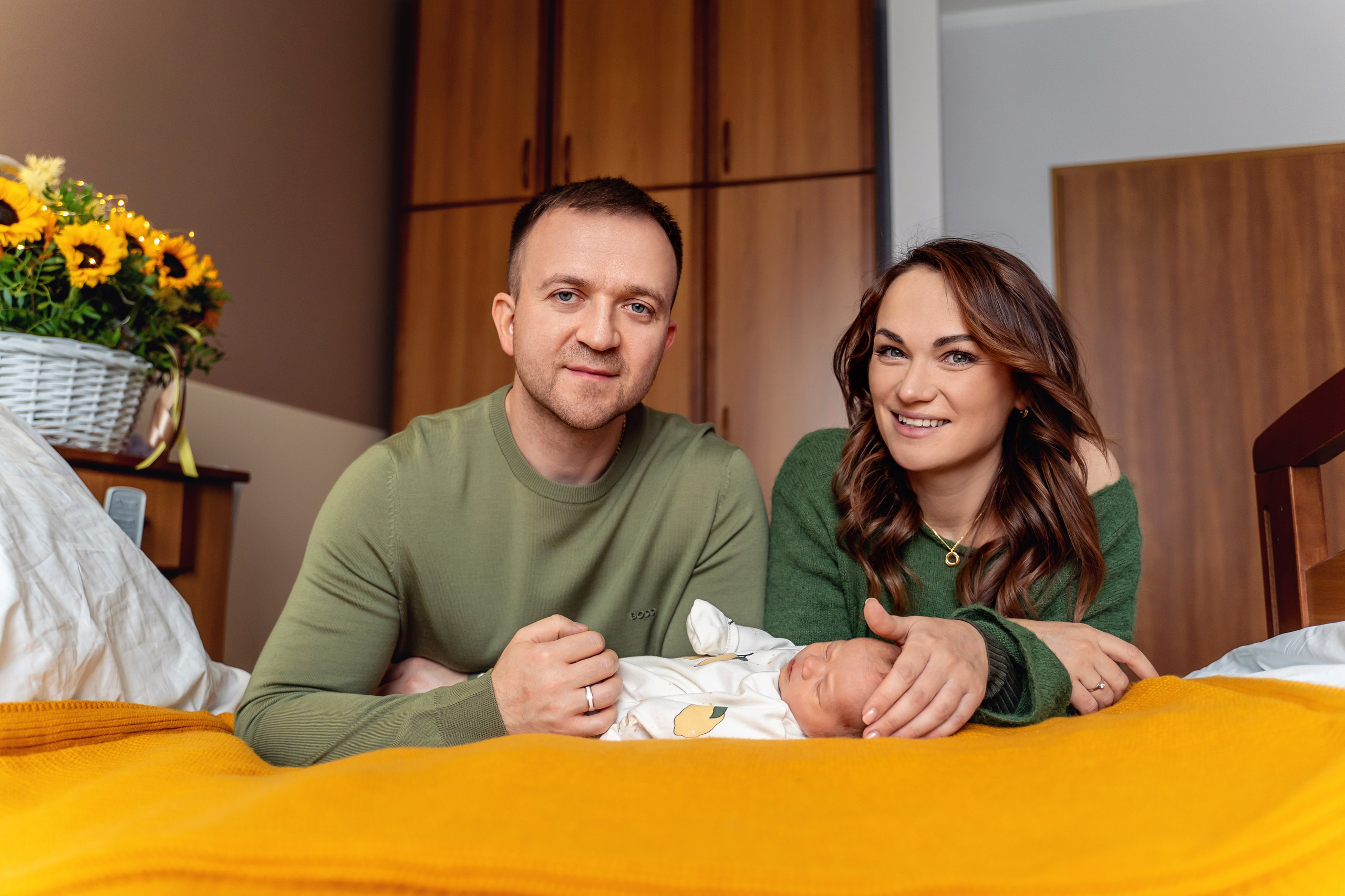 Выписка из роддома Лапино. Фотограф на выписку из роддома Москва. Фотограф \ Видеограф на Крещение, Венчание Москва| Семейные съемки