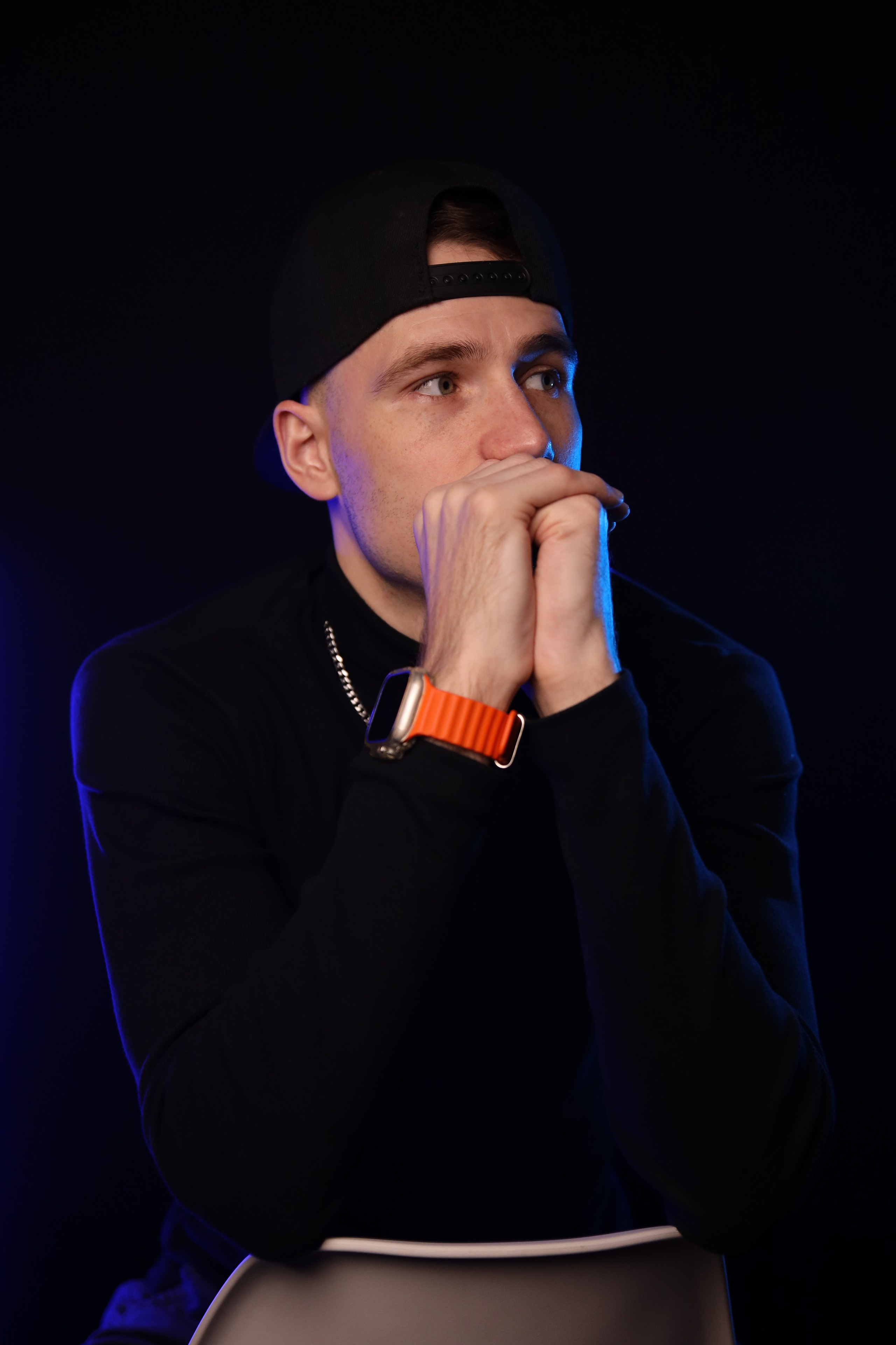 The White hat Alex. Профессиональный фотограф в Воронеже Владислав Крылов