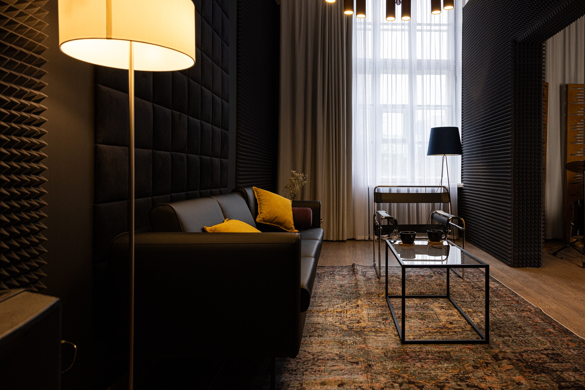 Photohub залы для съемки бизнес-контента. Фотограф в Минске Людмила Дутко