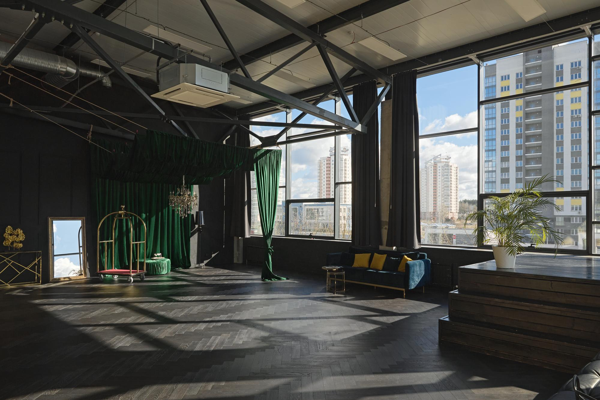 Фотостудия MAI — всё для комфортной и красивой съёмки. Фотограф в Минске Людмила Дутко