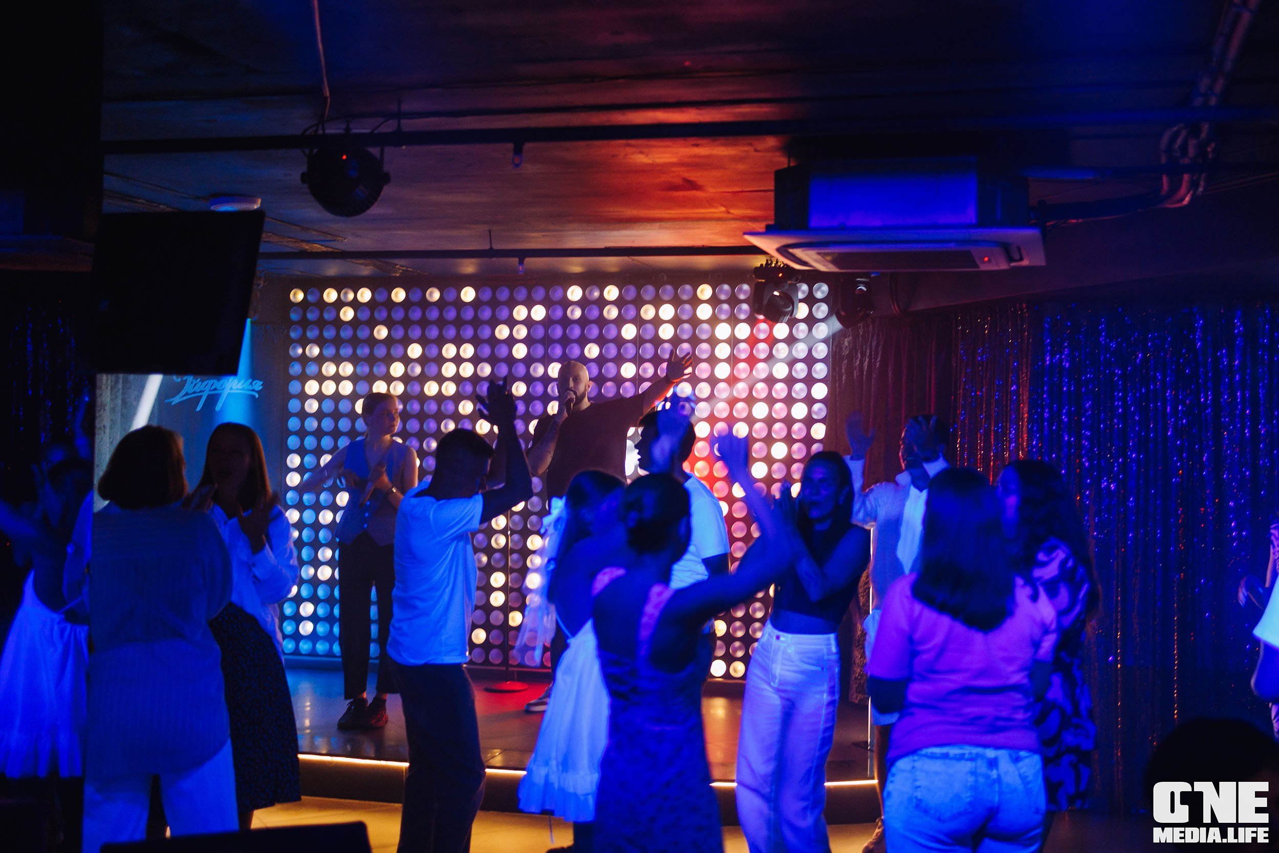 Фоторепортаж из караоке-клуба Эйфория. One Media Life: фоторепортажи, фотоотчеты с мероприятий и заведений