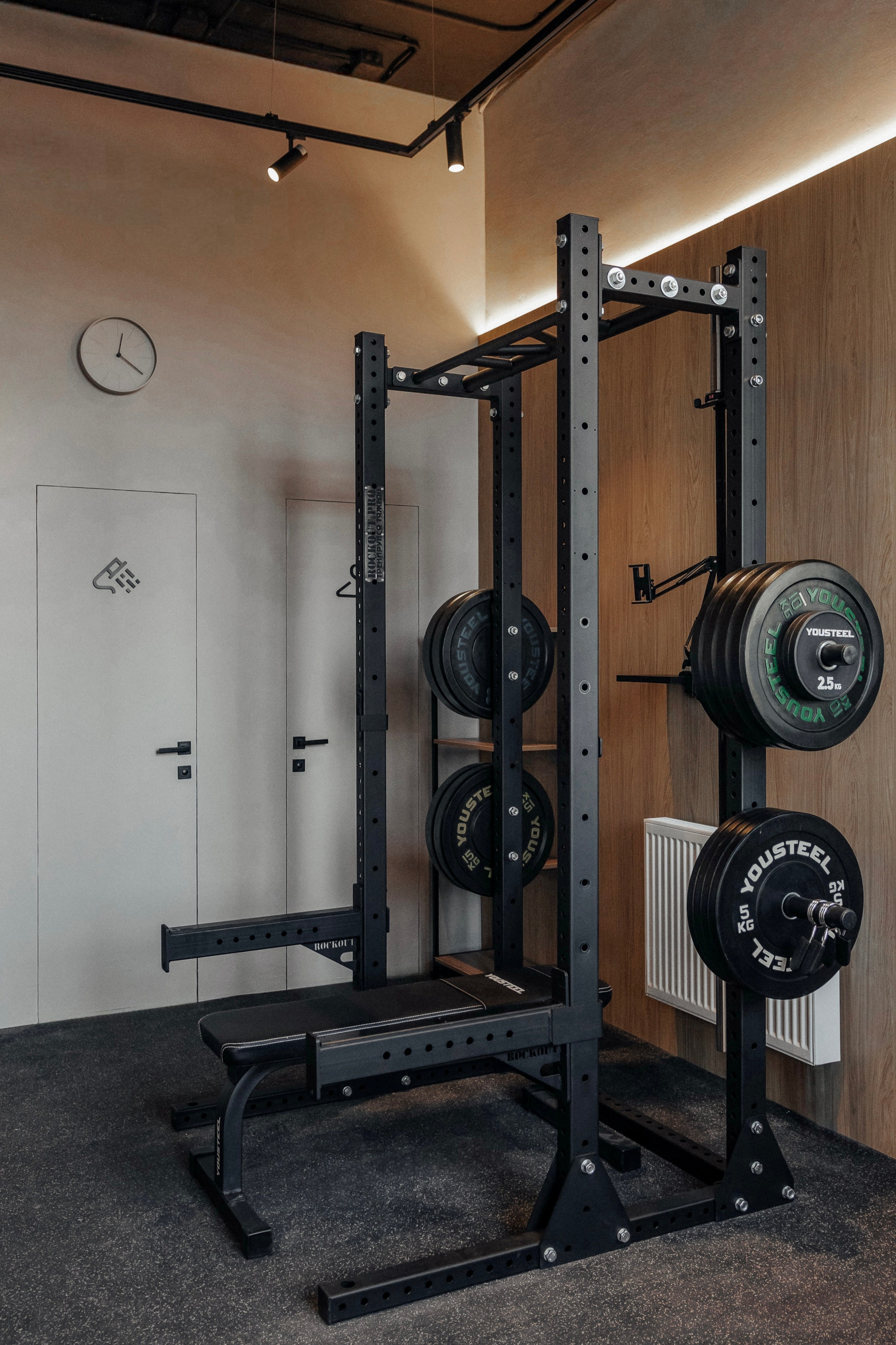 Авторский спортивный зал в спальном районе СПб | Компактная планировка 40 м², проект Ксении Новиковой, интерьерный дизайн