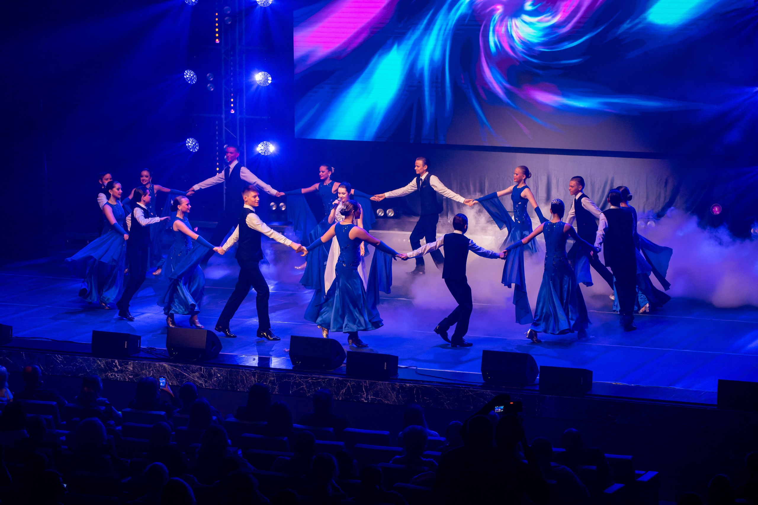 сцена окружной общественный центре имени Моссовета