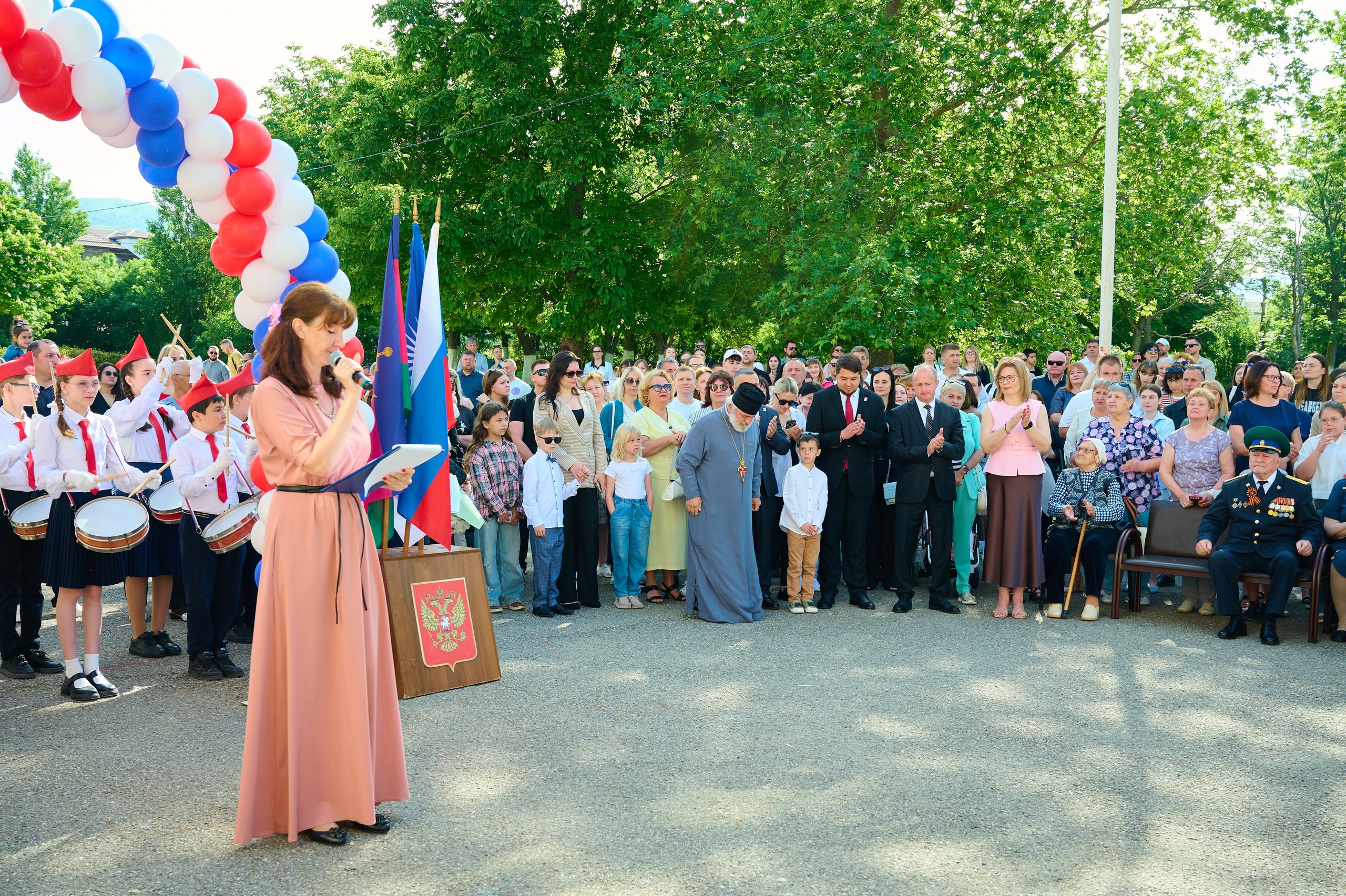 Последний звонок 2025. Жизнь курорта Кабардинка в фотографиях