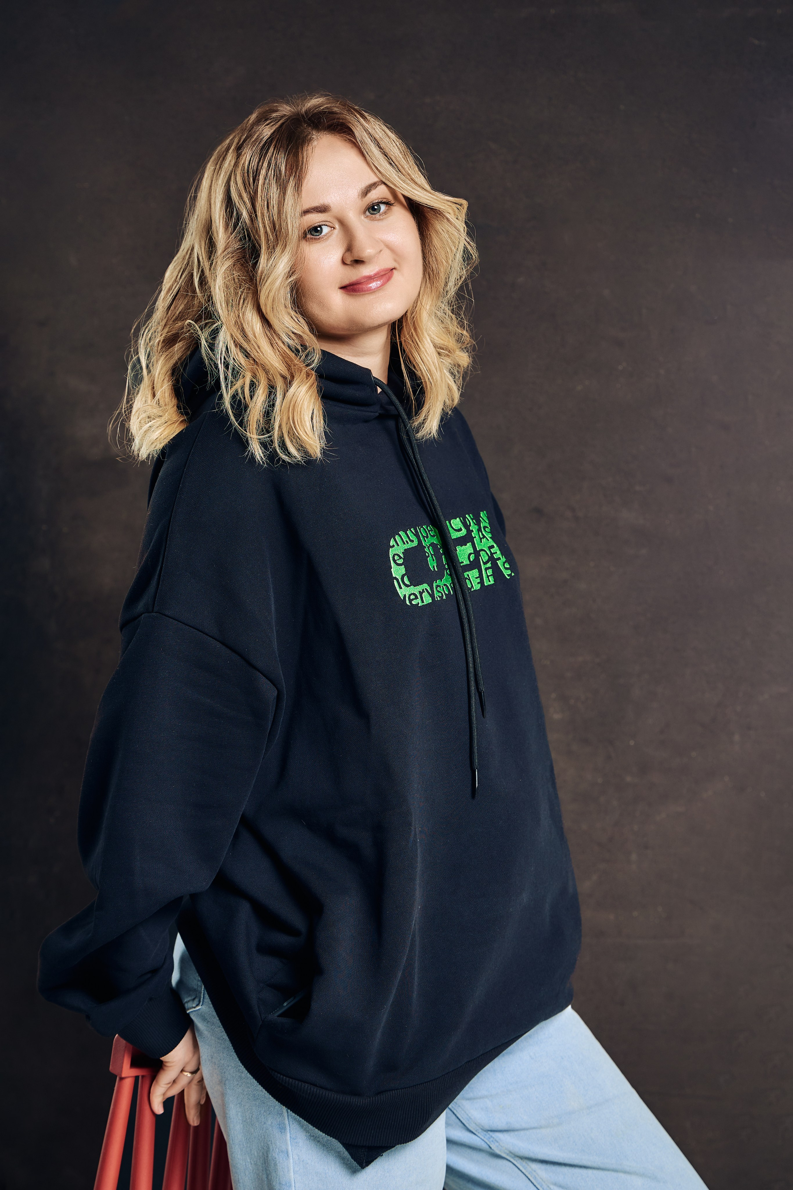 Фотосъёмка сотрудников СДЭК: как показать настоящих людей за работой. Валентина Похомова — профессиональный фотограф в Екатеринбурге