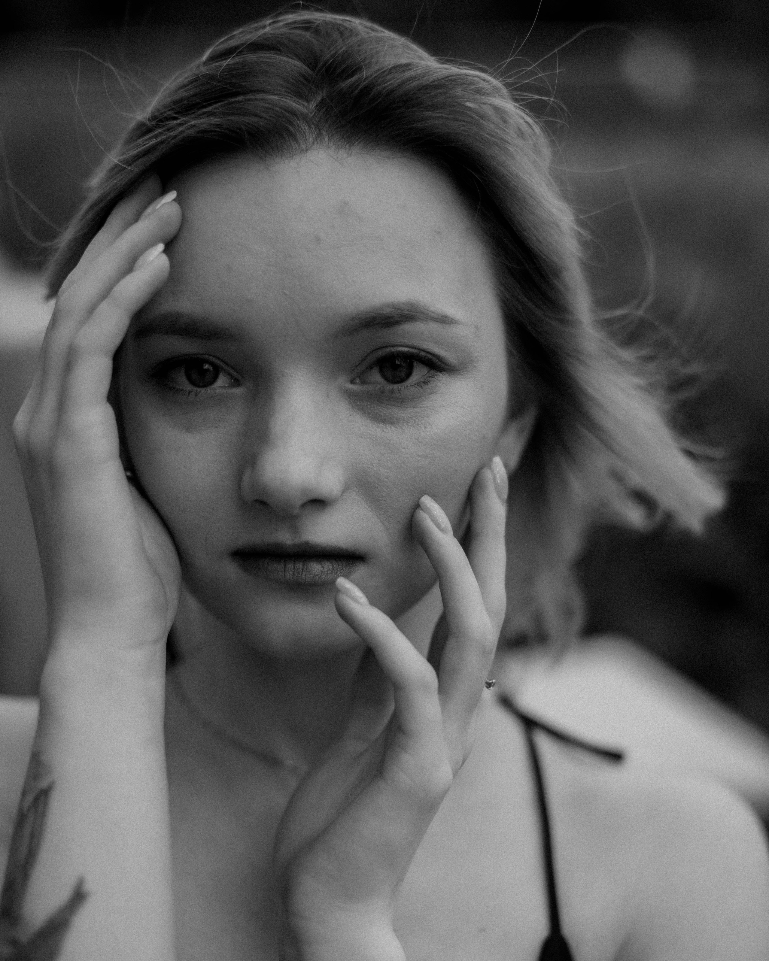 Аня. Женский фотограф. Создатель украшений ручной работы. Модель