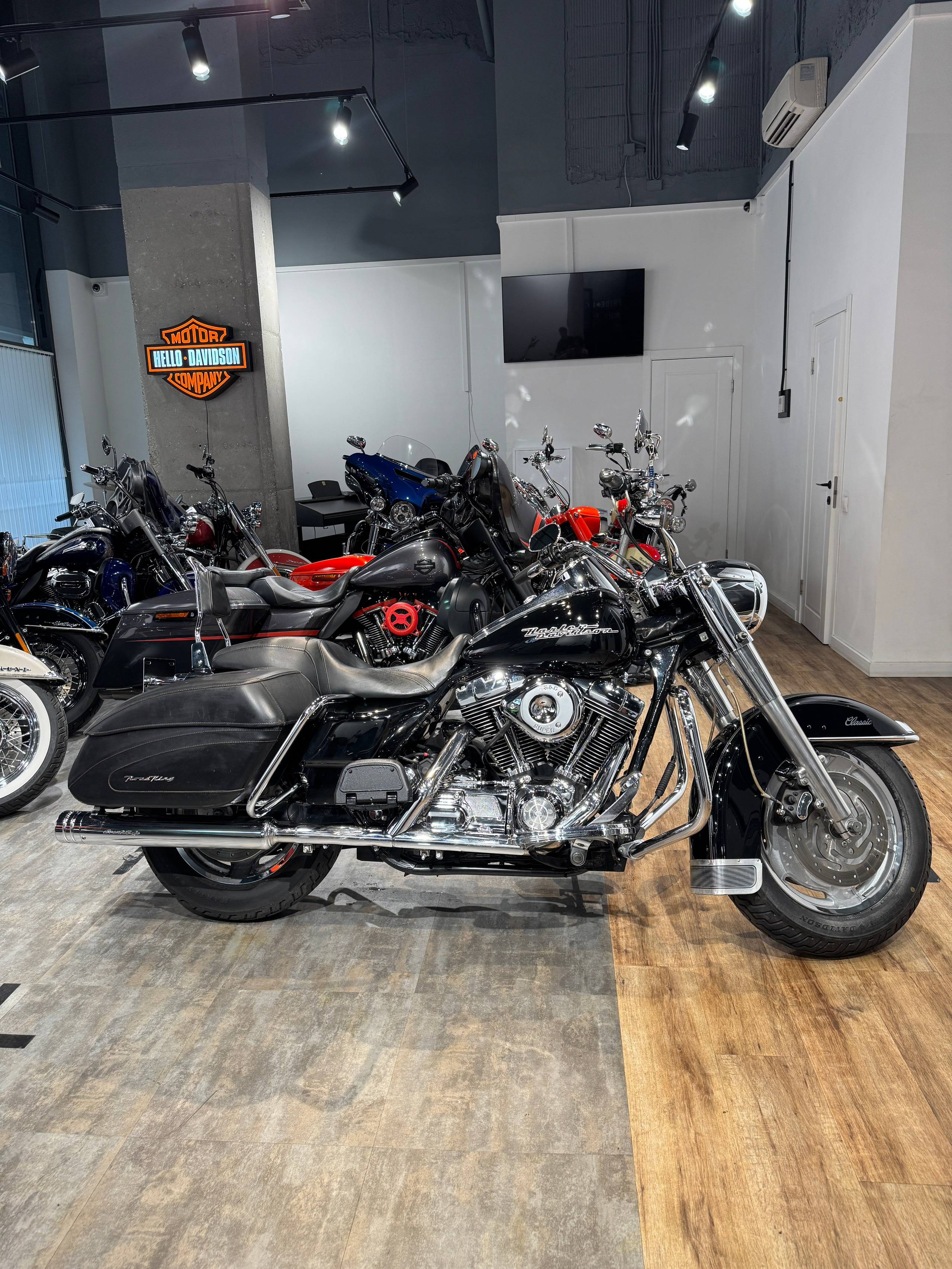 Мотоциклы Harley-Davidson Road King S&S (Screaming Eagle) (Touring) — купить мотоцикл. Hello Davidson, Москва. Только хорошие мотоциклы…