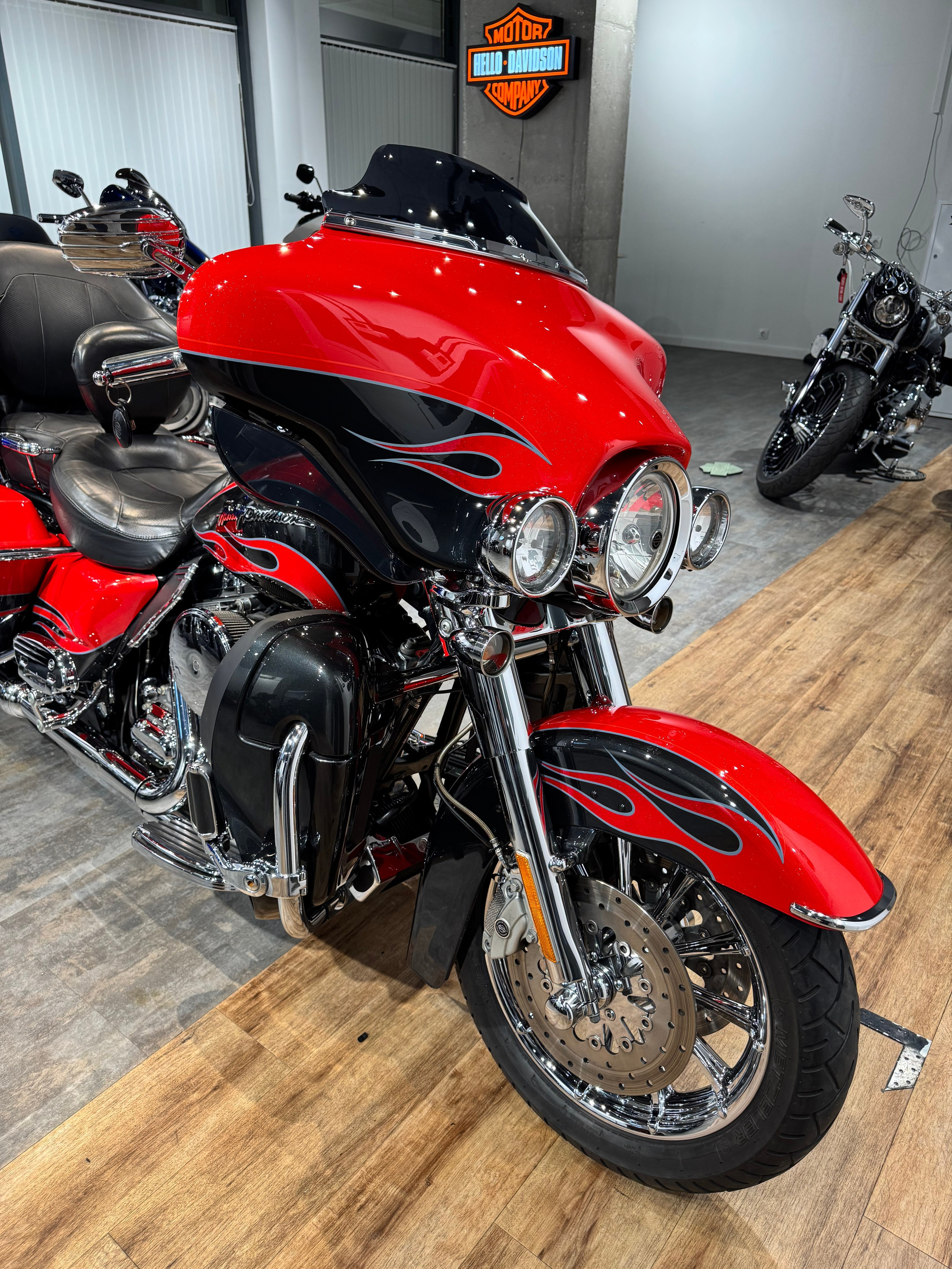 Купить Harley-Davidson 2010 Elеctrа Glidе CVO Limited 110 (Touring) — подробнее на сайте. Hello Davidson, Москва. Только хорошие мотоциклы…