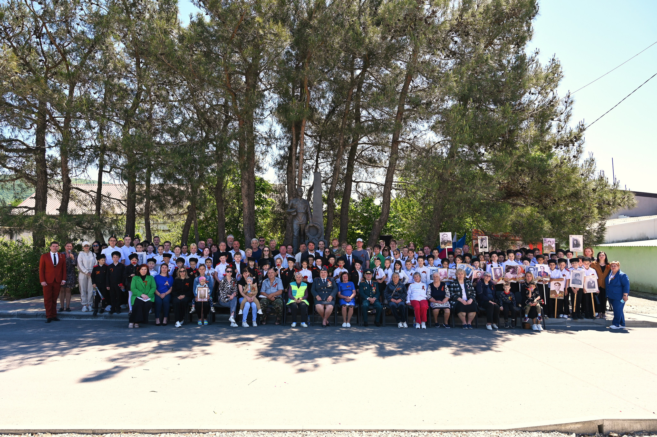 Митинг в с. Виноградное. Жизнь курорта Кабардинка в фотографиях