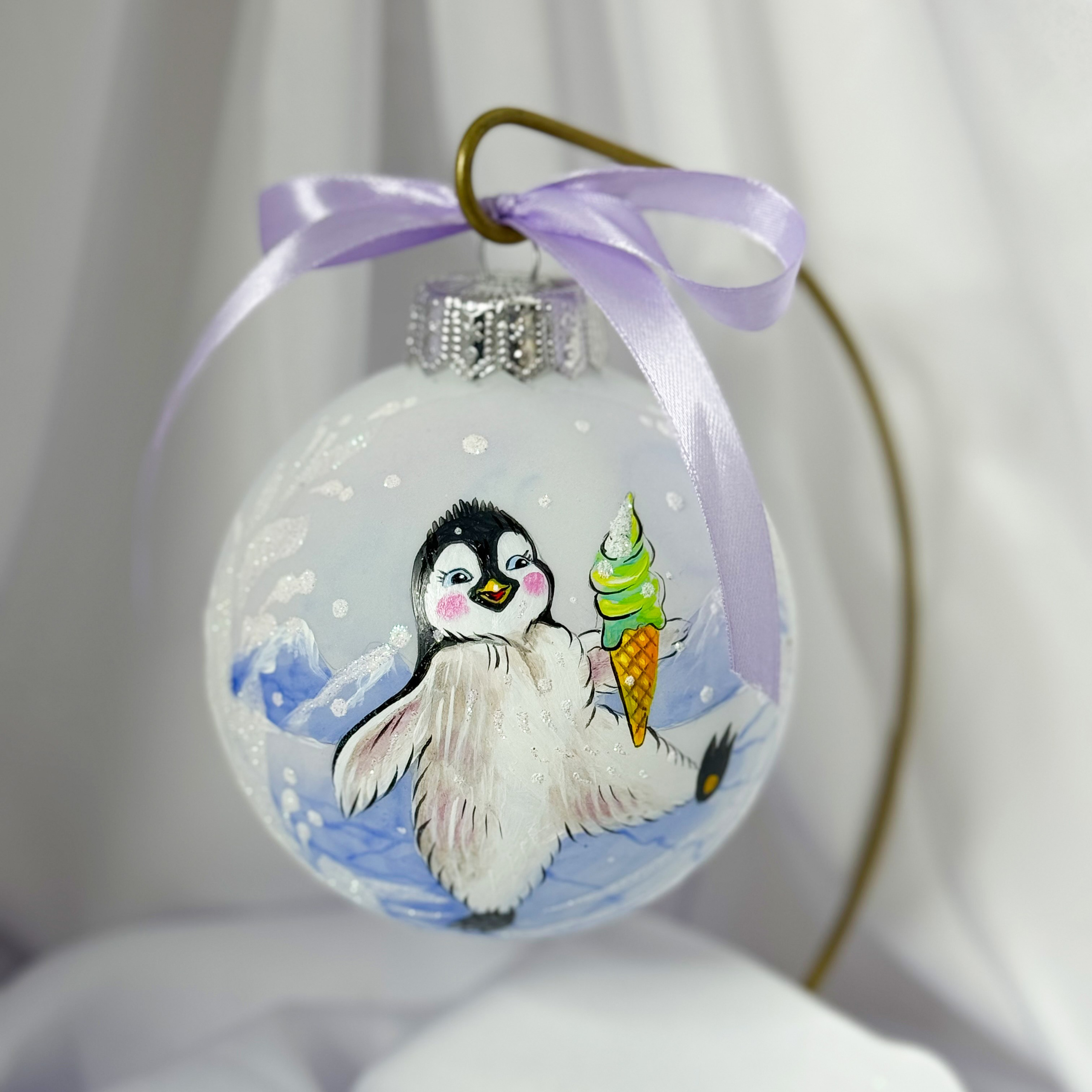 Елочный шар с росписью-Ваш лучший подарок на Новый Год. Арт-вечеринки и мастер-классы в Москве для взрослых и детей