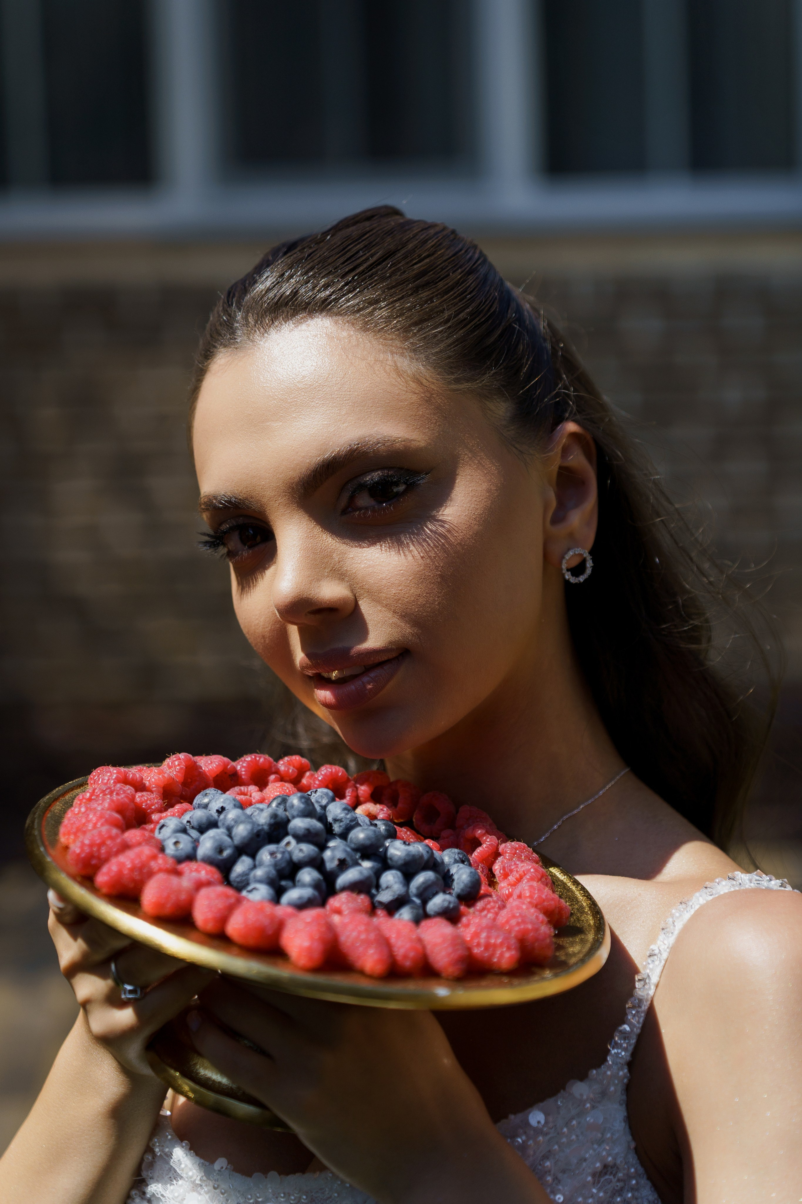 Сватовство в Краснодаре от лучших свадебных фотографов и операторов ТВИНС СТУДИО. ТВИНС СТУДИО — лучшие свадебные фотографы и видеографы в Краснодаре