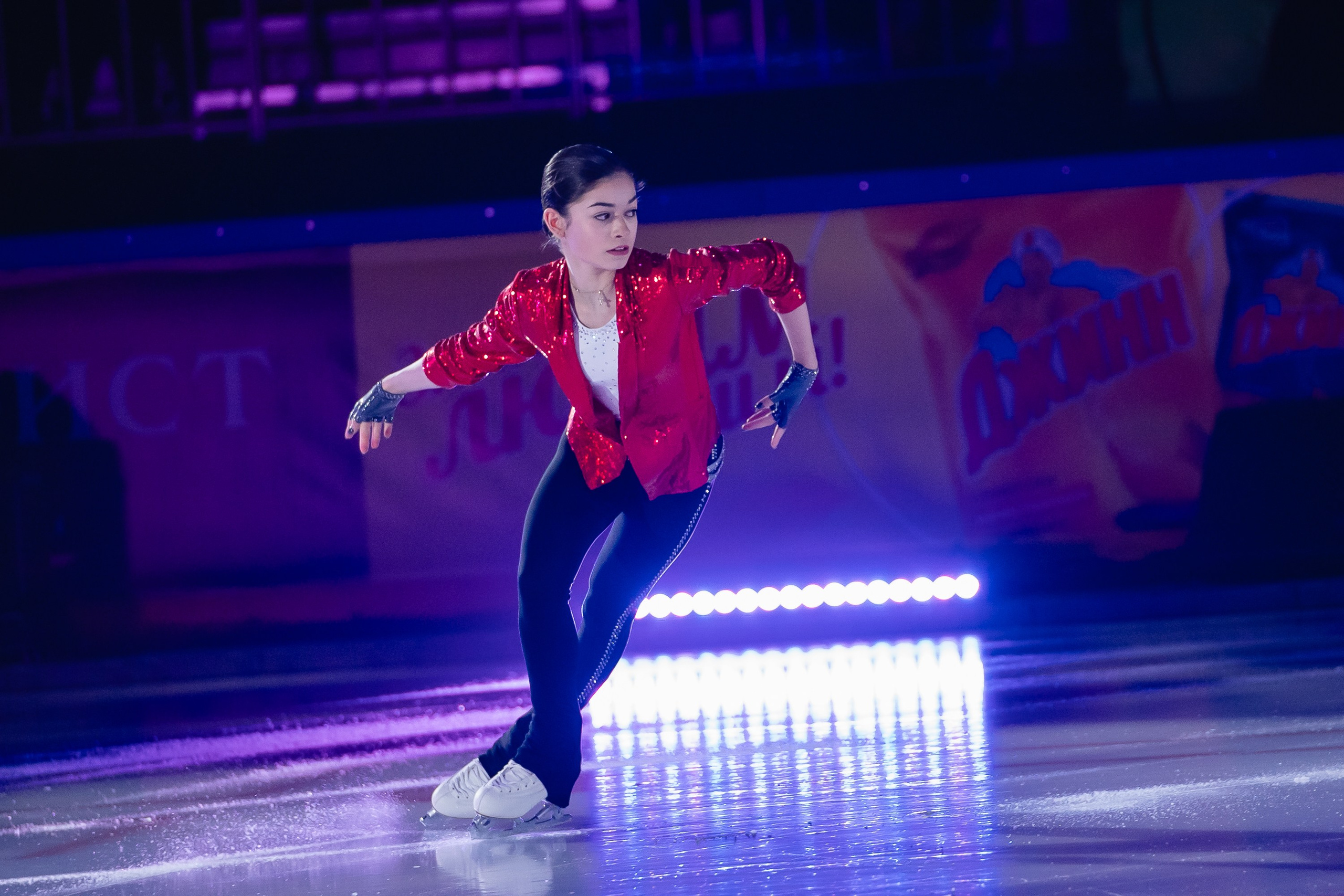 Шоу «Чемпионы на льду» в Новосибирске. Воробьева Ксения — Спортивный и танцевальный фотограф Новосибирск