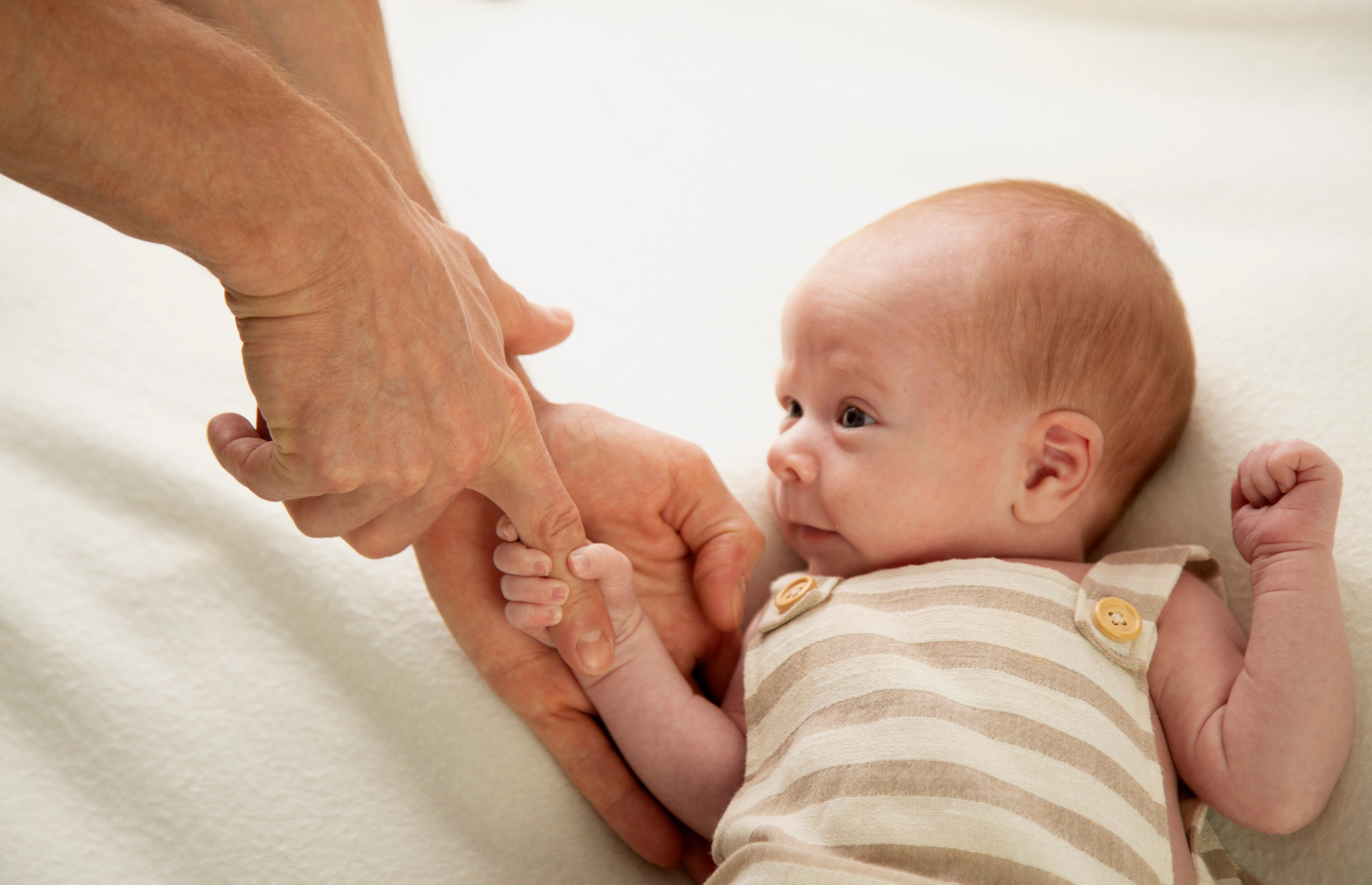 Фотосессия новорожденного мальчика в Москве. Фотосессия в студии в Москве от профессионального фотографа услуги по доступным ценам