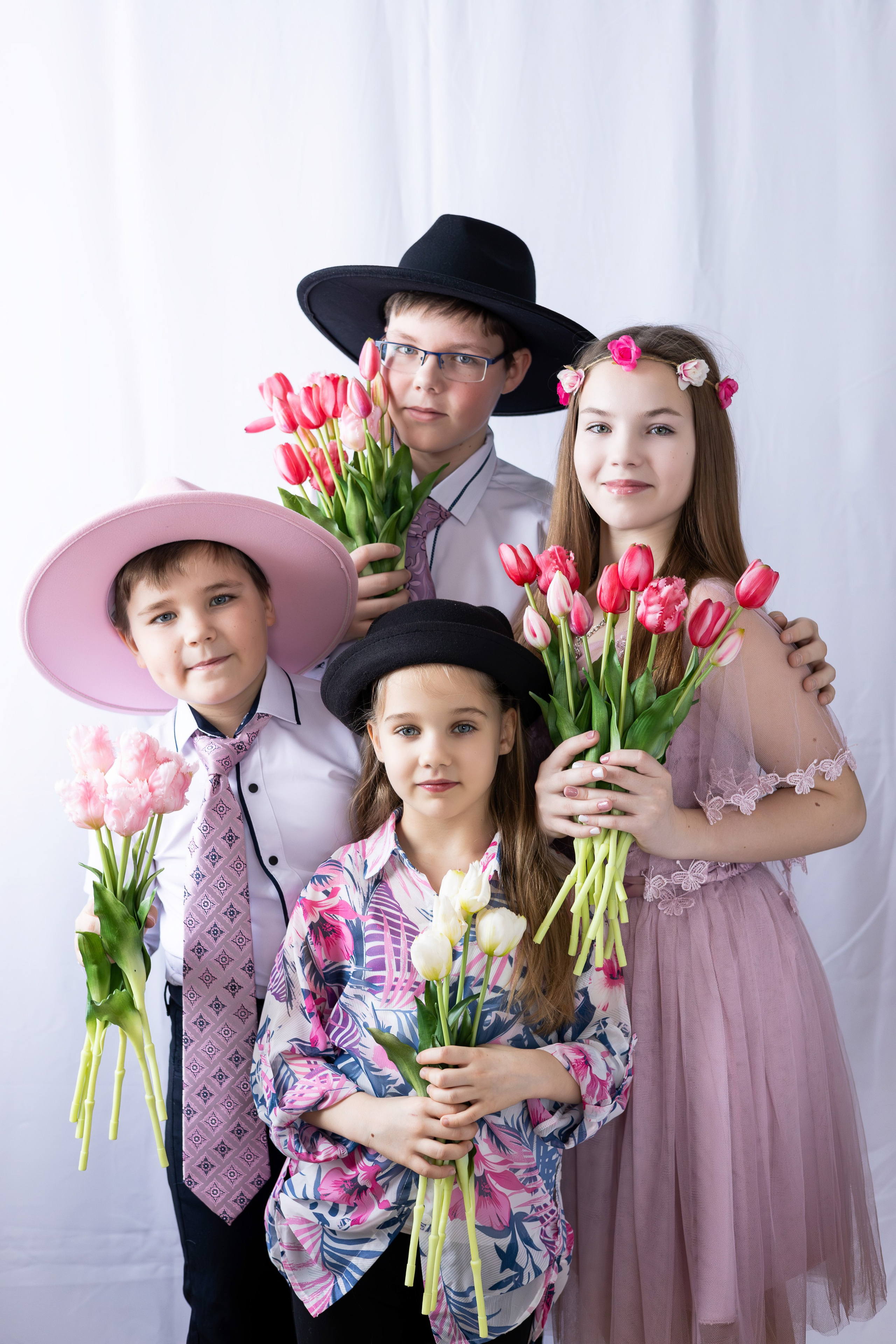 Школьные фотопроекты. Выпускные фотоальбомы в Коломне. Валерий и Светлана Щавелевы