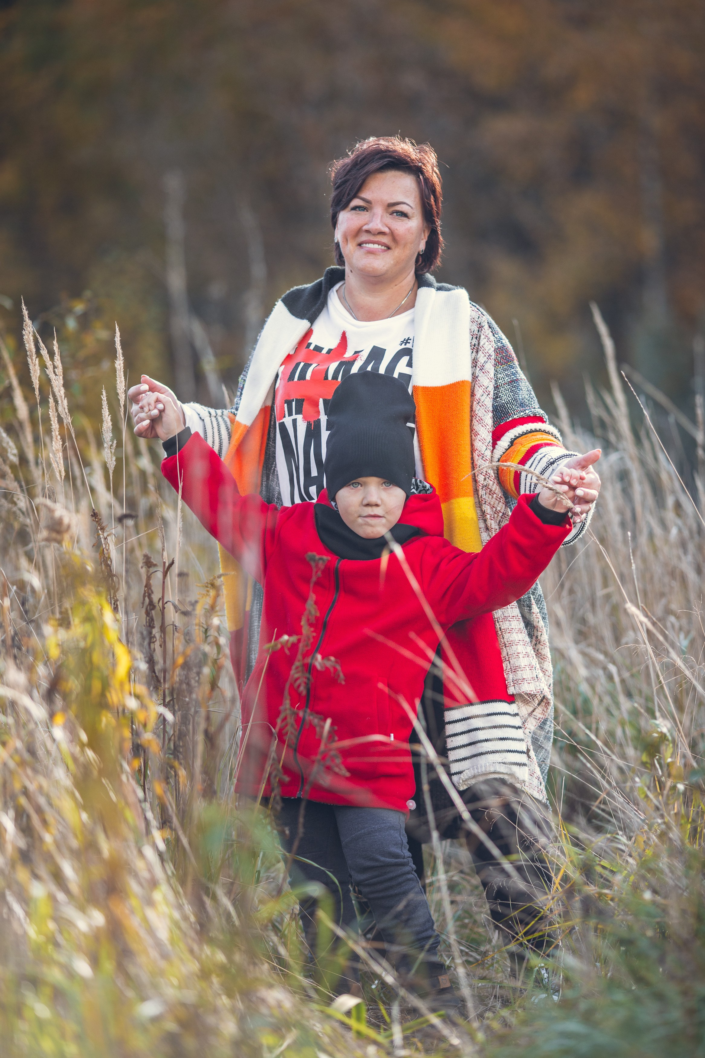 Фотопрогулка семьи в осеннем лесу. Фотограф — Евгений Свистков