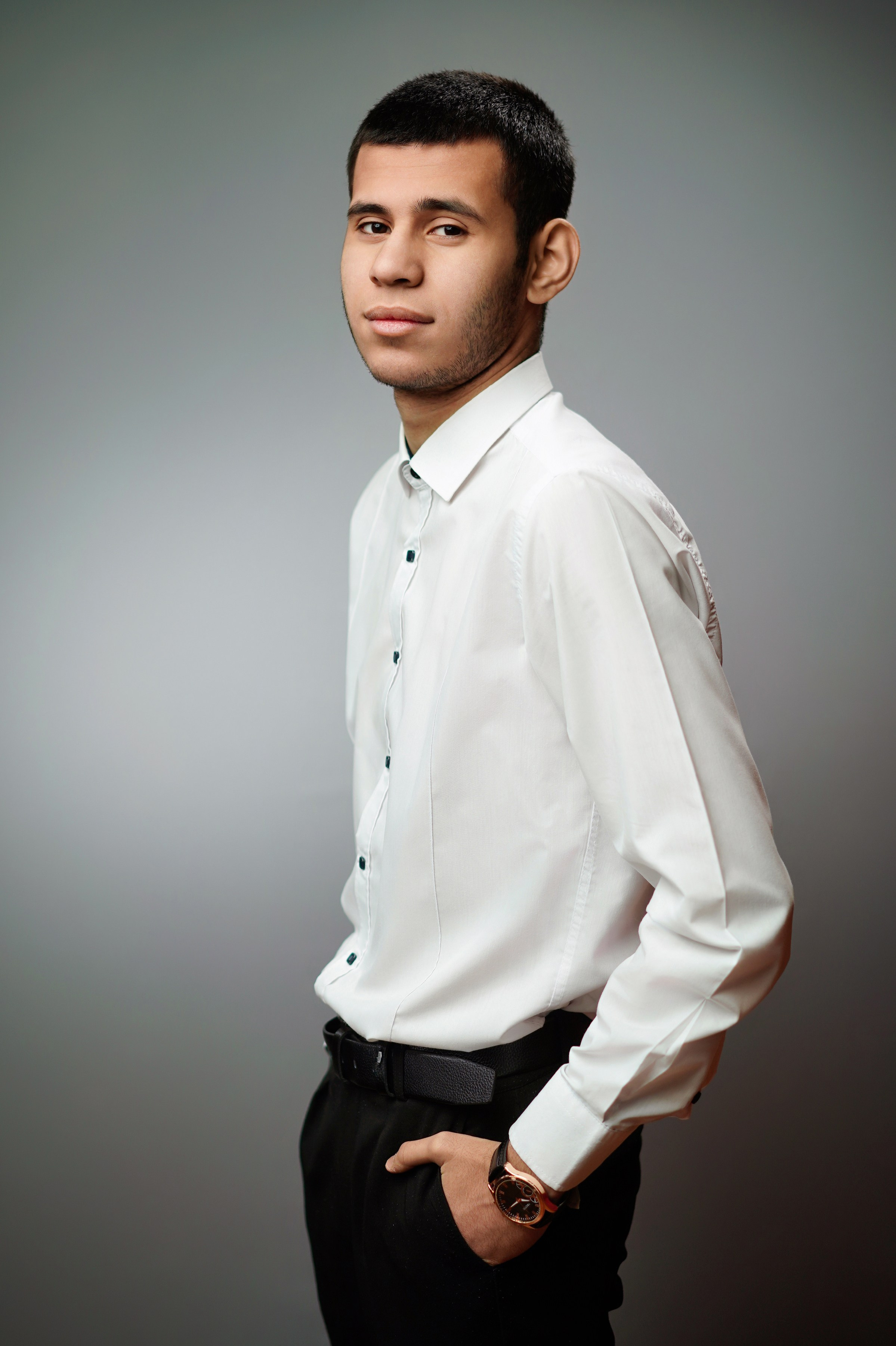 Стиль портрета в студии. GOTRA — выпускные альбомы в Тюмени