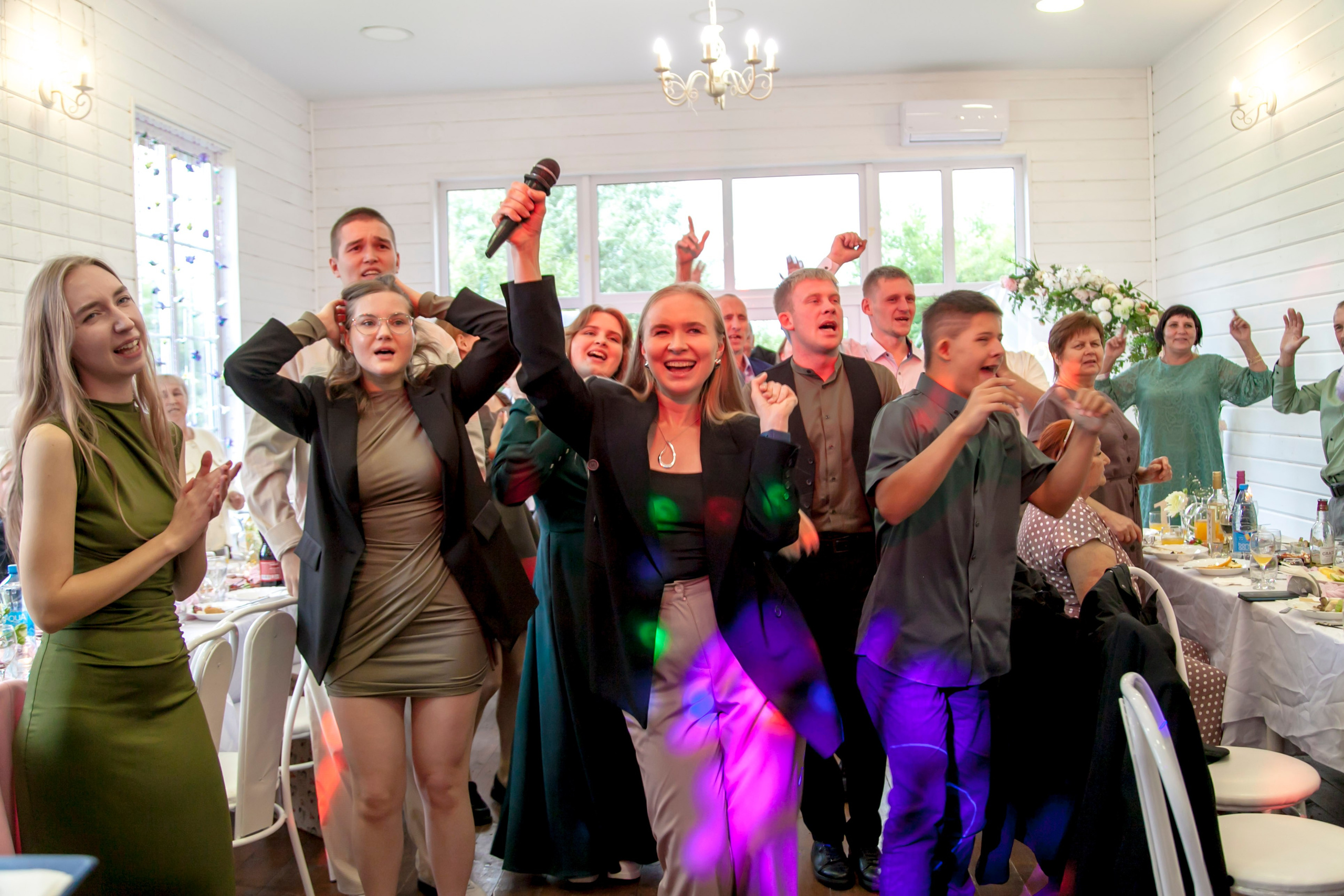 Ведущая на свадьбу Мария Снегур. Ведущий, Тамада, DJ, фото в Перми. Хорошее настроение