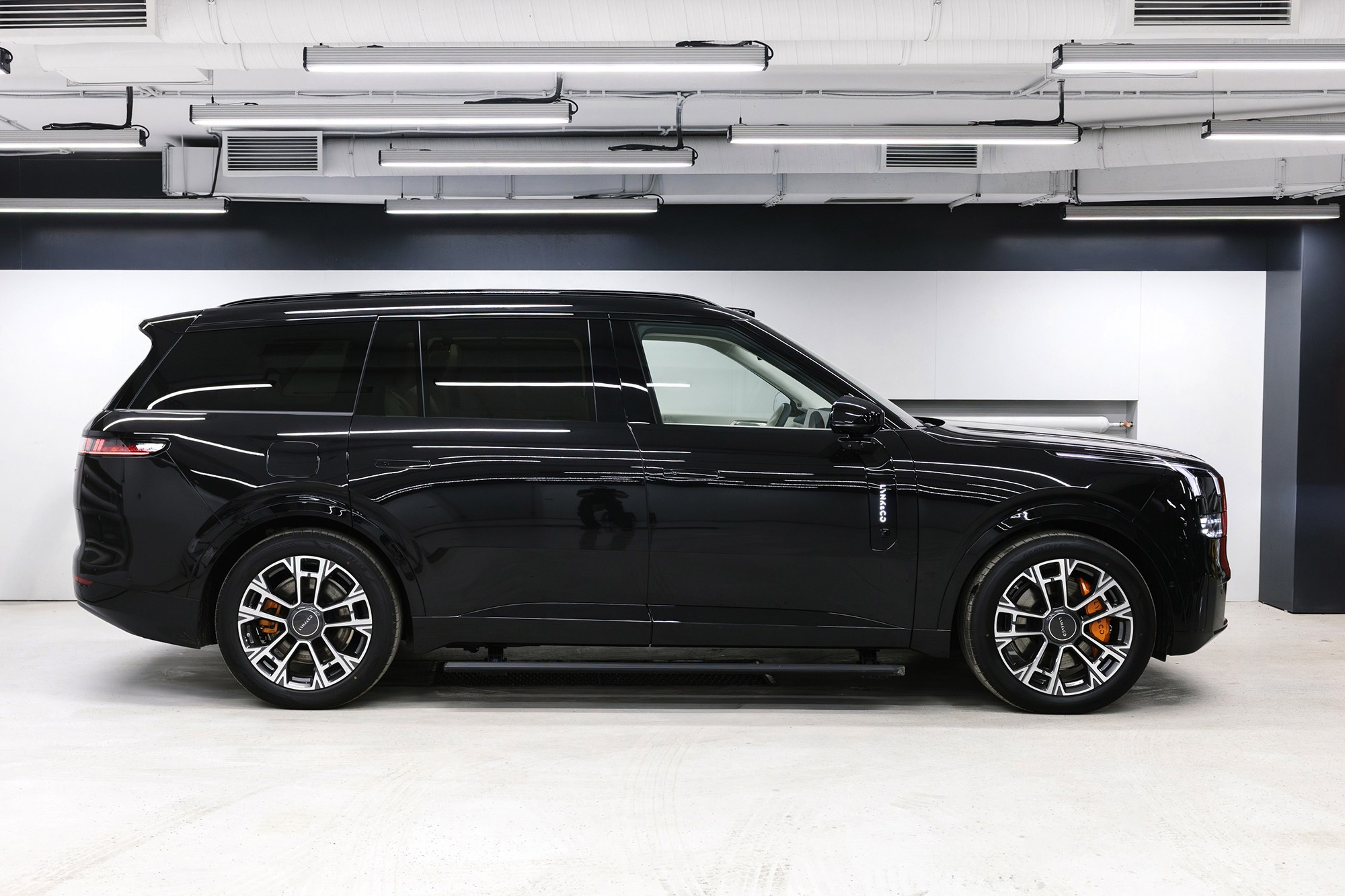 Lynk & Co 900 Ultra 2,0hyb 4WD AT (734 л. с.), 2025 г, 2,0 л бензин. Автосалон «Х-Авто»