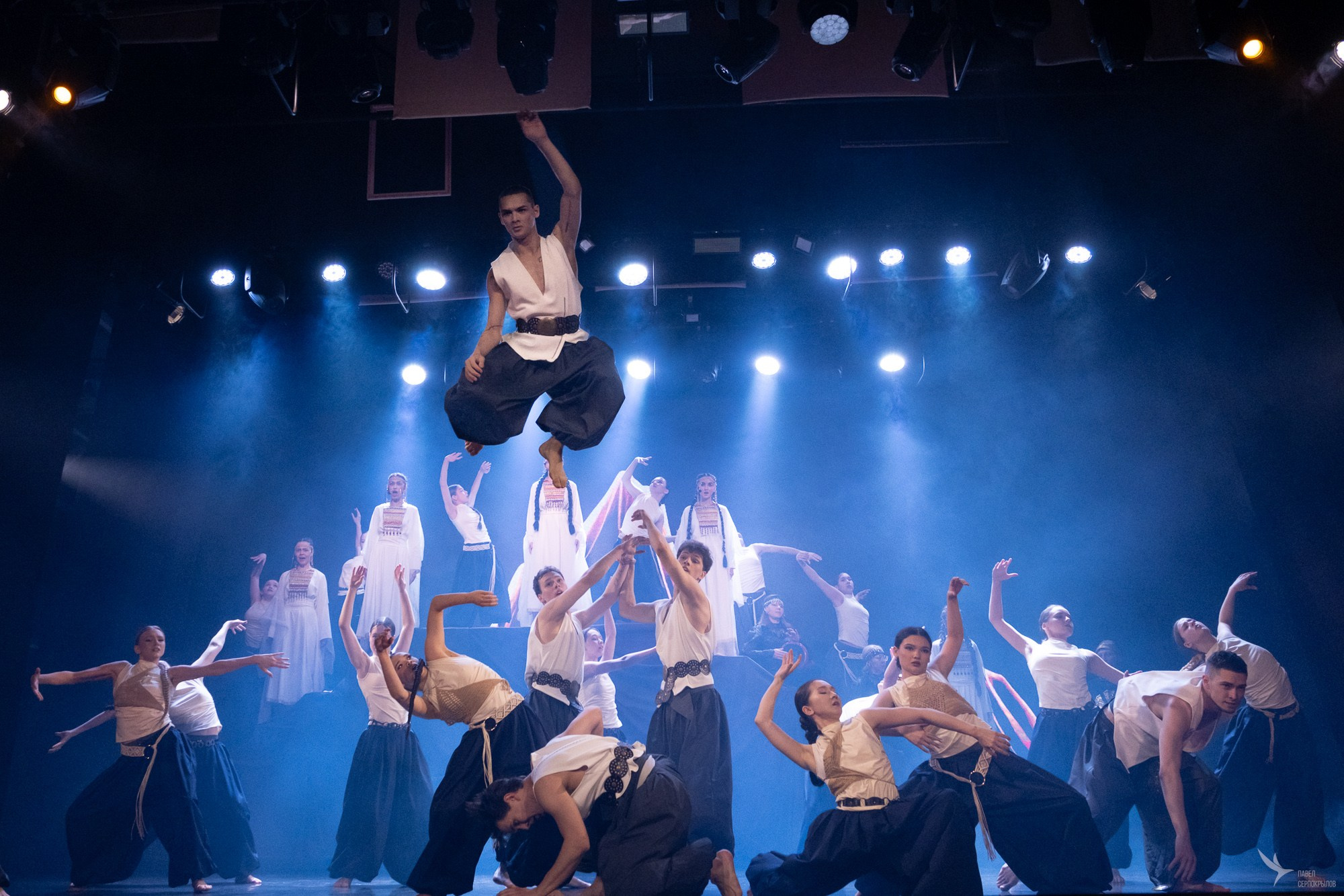 Пластический спектакль команды СЕВЕР «Голос ветра. Молчание мрамора». Репортажный фотограф в Казани Павел Серпокрылов