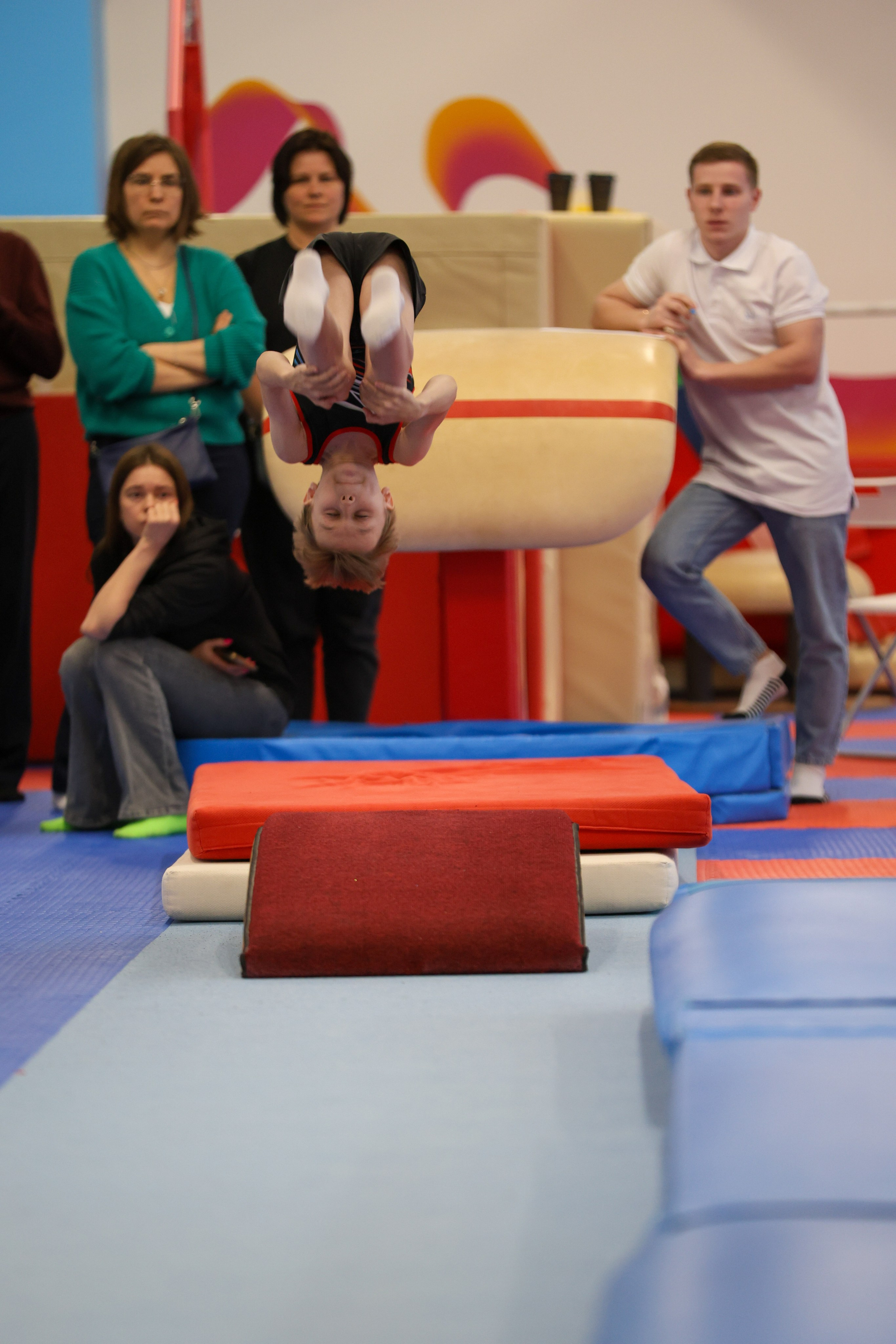Спортивная гимнастика в школе Турнен. Фотограф в Москве портреты | репортажи | спорт