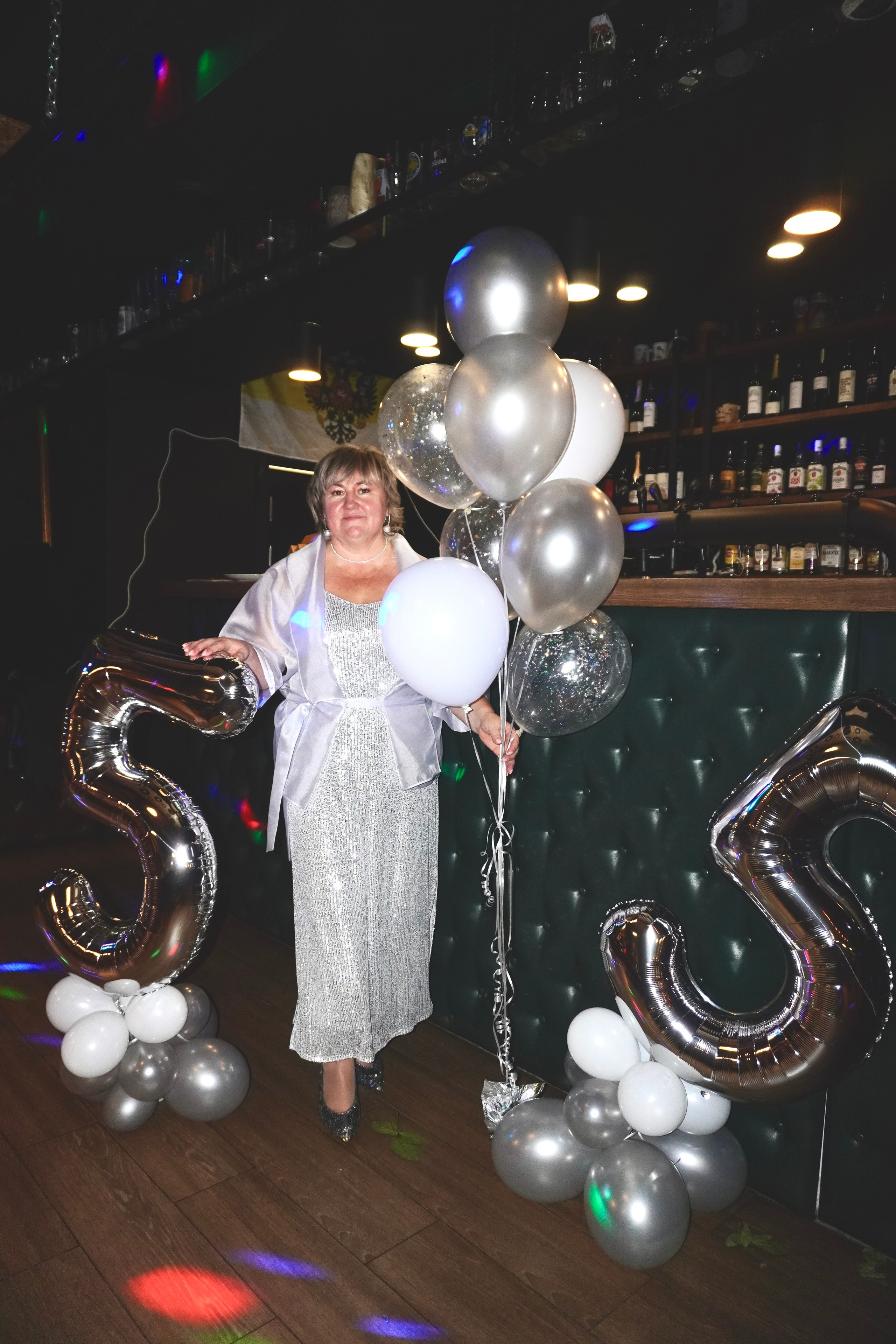 Съемка на день рождения Елены в окружении друзей и родных. Репортажный и портретный фотограф Татьяна Одинцова