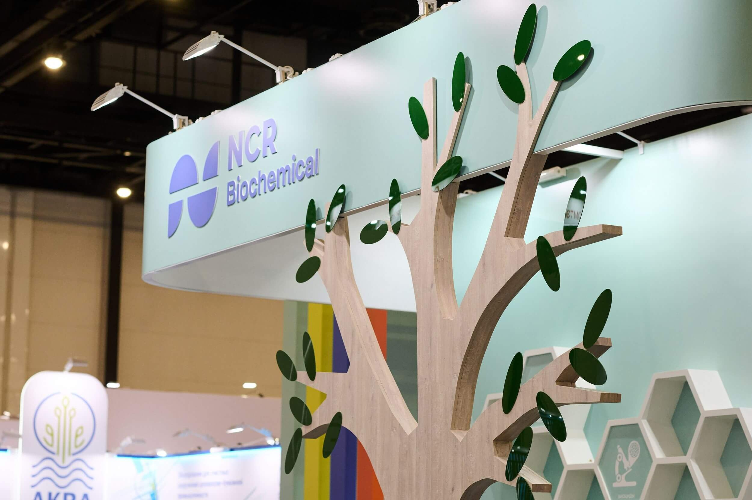 Стенд NCR Biochemical (на английском).