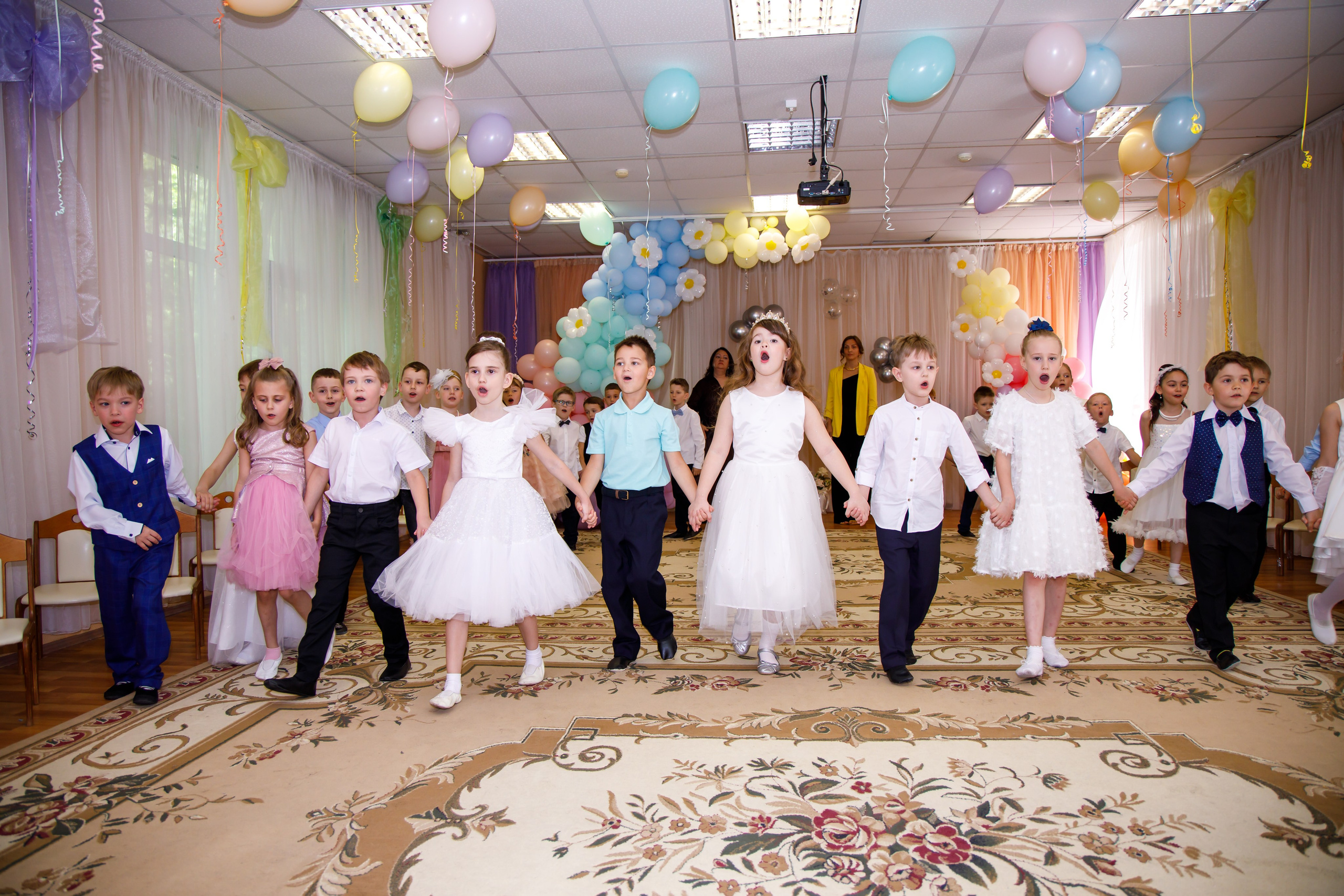 ВЫПУСКНОЙ ДЕТСКИЙ САД группа НАСЛЕДНИКИ. Профессиональная фото и видеосъемка. Москва