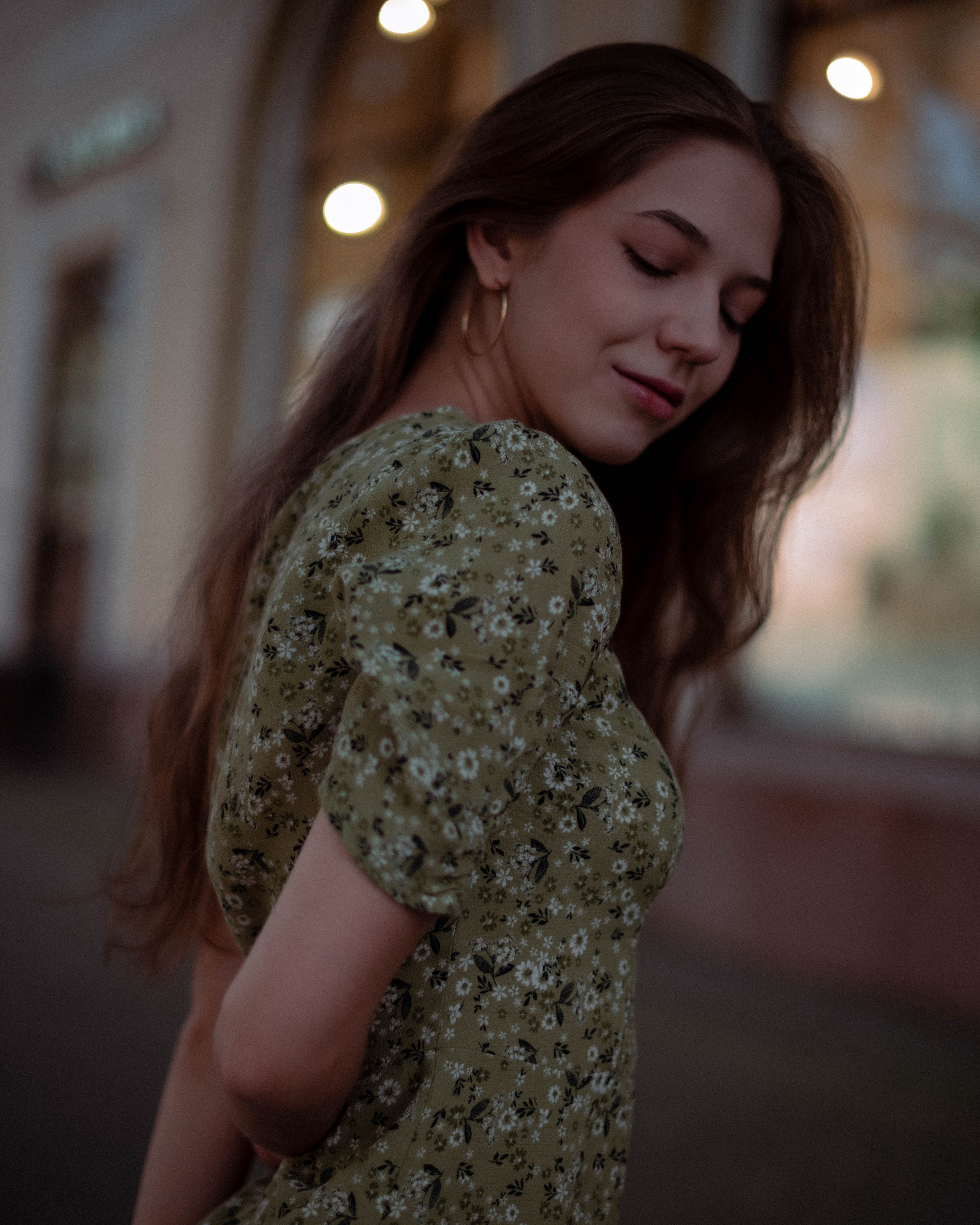 Ася. Женский фотограф. Создатель украшений ручной работы. Модель