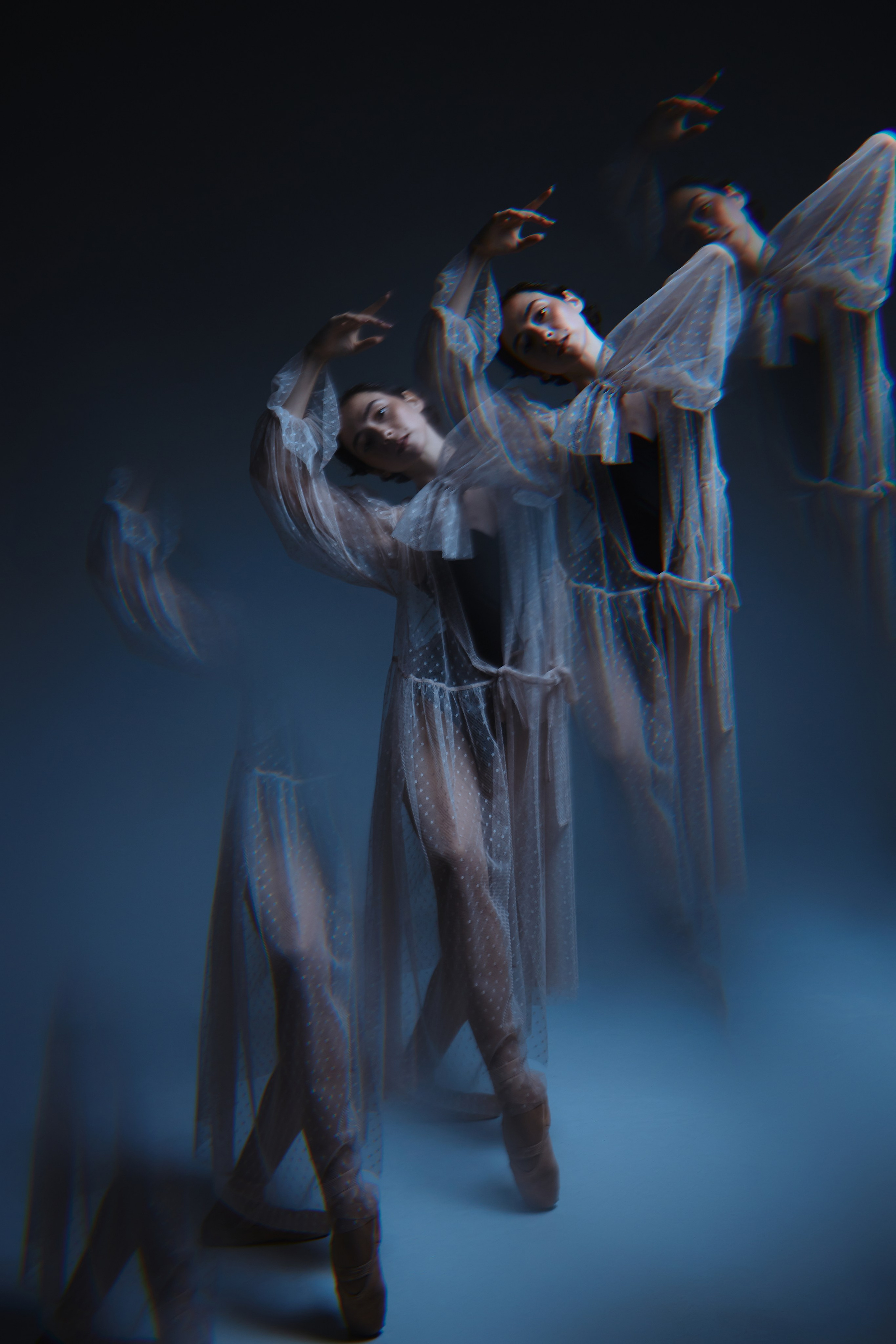 Фотосессия в образе балерины в платье сетка СИНИОКО. Одежда из Санкт-Петербурга СИНИОКО