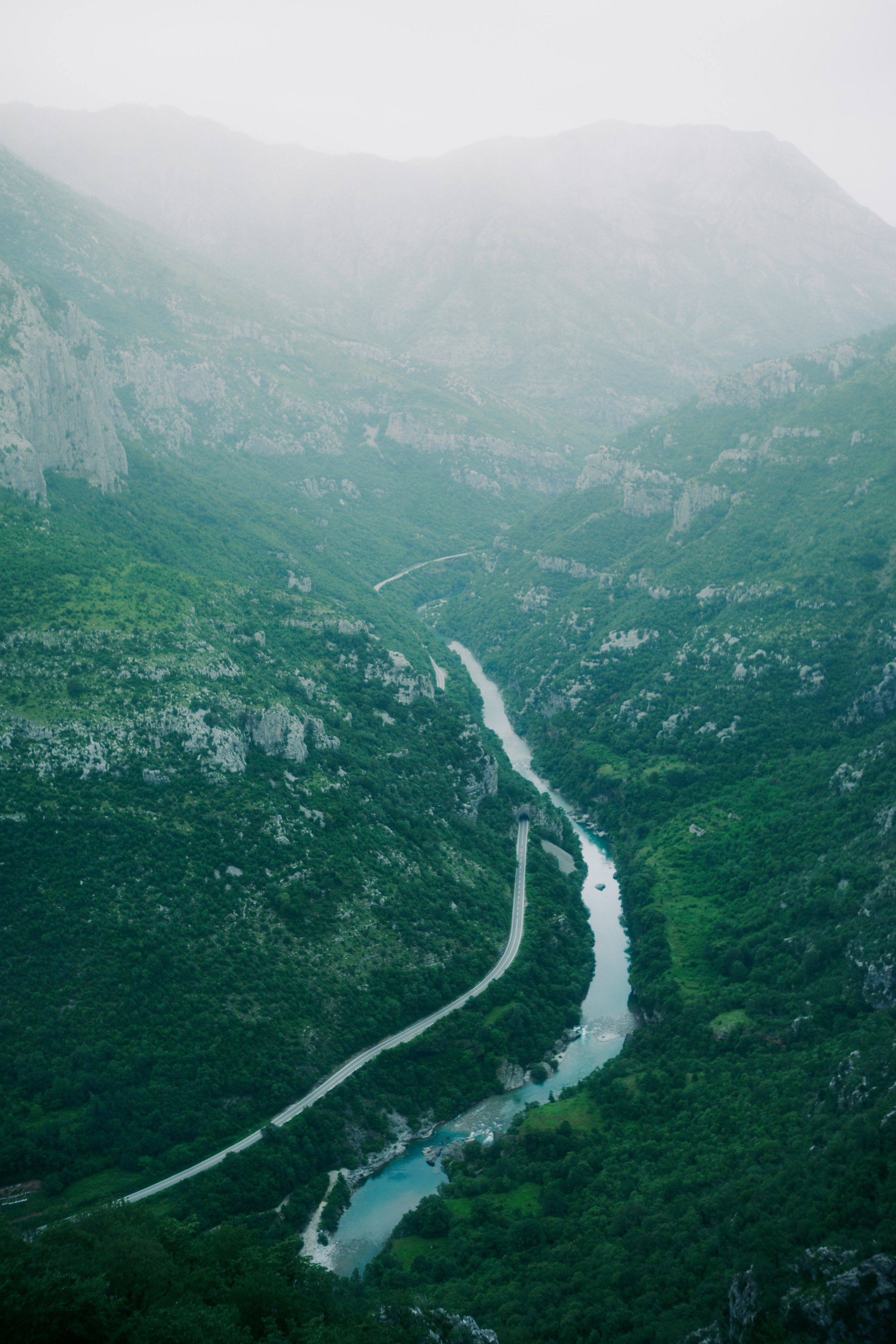 Canvas Aesthetics. Oleg Kozachok — Photographer with Protanopia | Portraits, Texture & Light