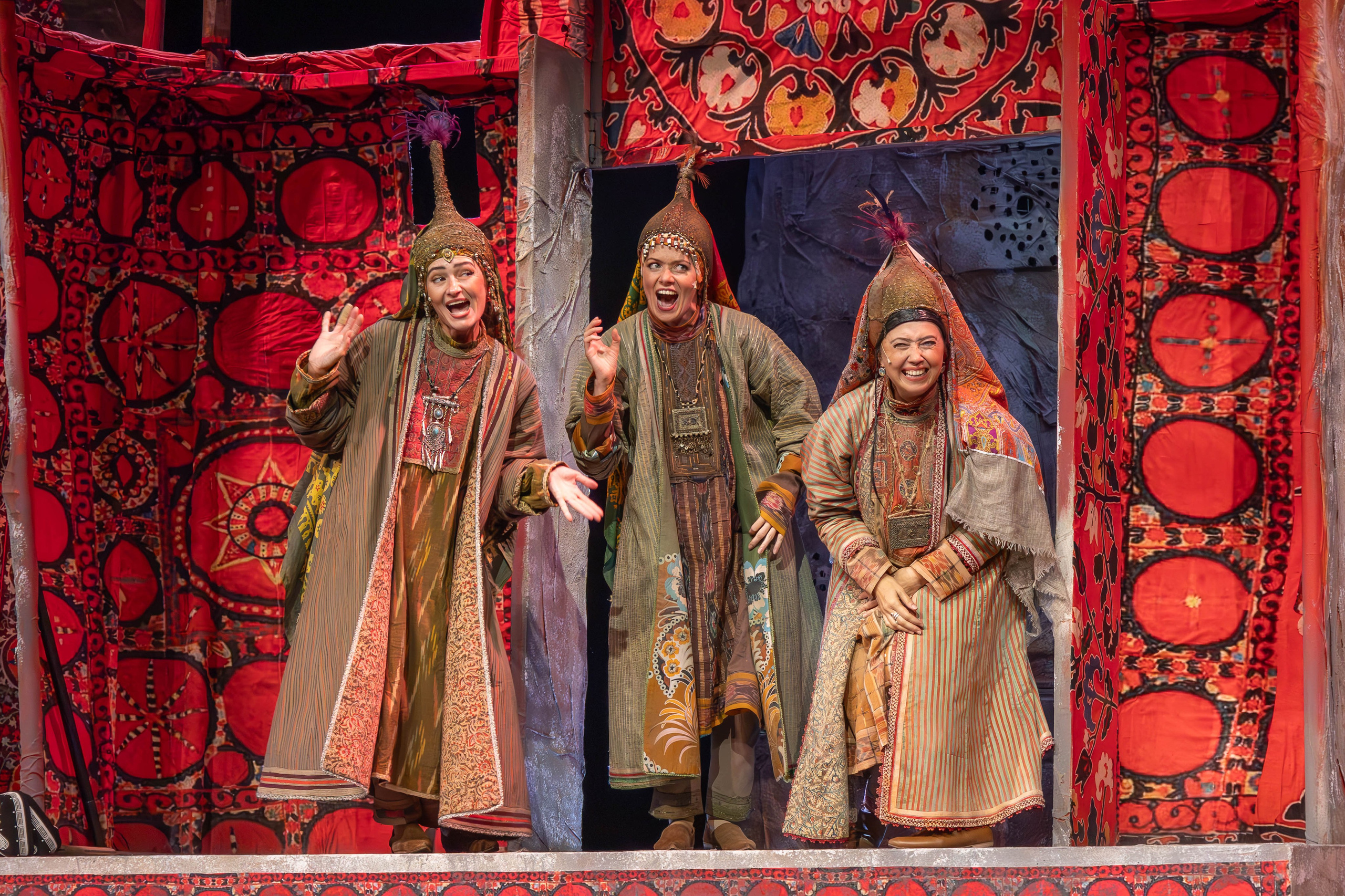 Спектакль «Далеко-далеко на Востоке» в театре Терезы Дуровой