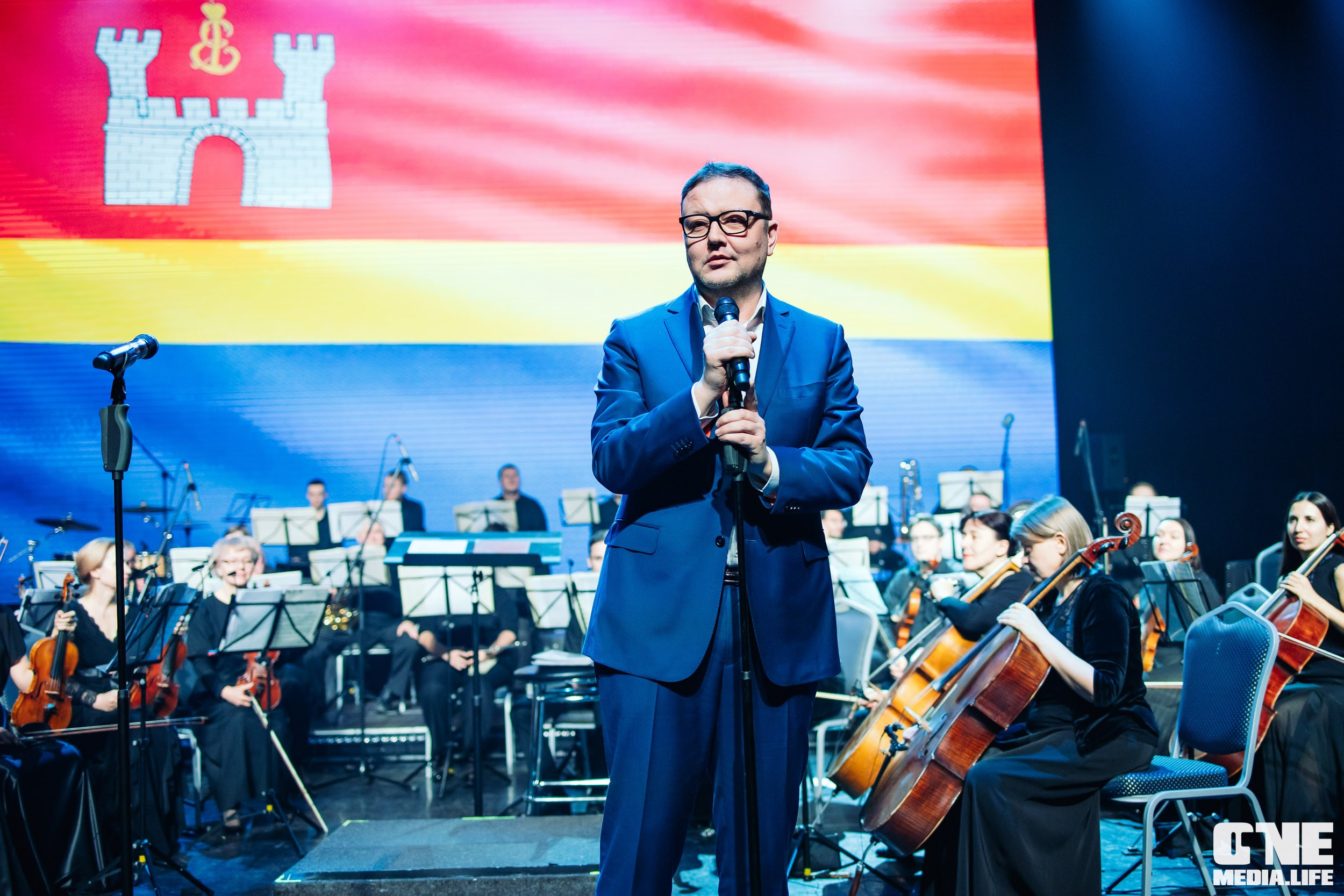 Концерт 8 марта в Янтарь холл. One Media Life: фоторепортажи, фотоотчеты с мероприятий и заведений