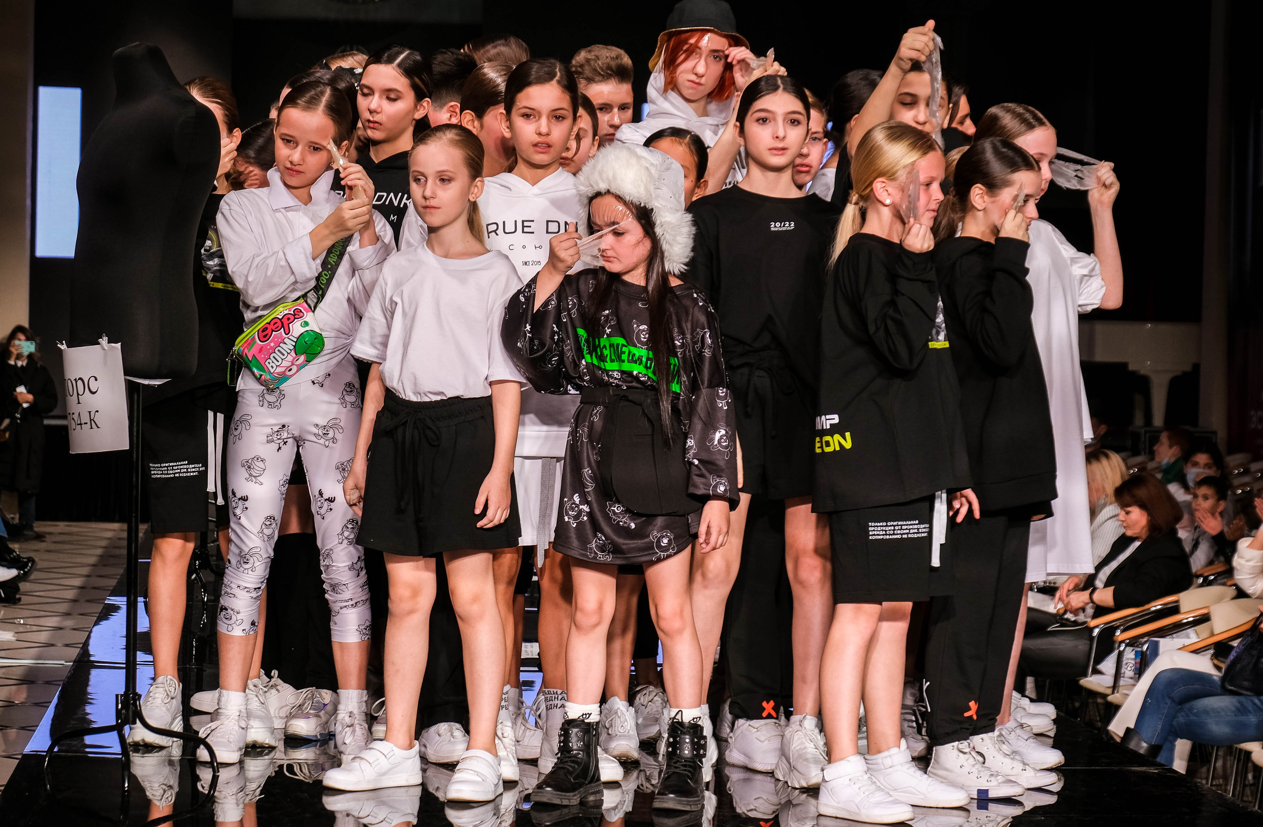 KIDS FASHION WEEK: главный детский подиум и осенние краски. Фотограф в Москве Елена Брюханова