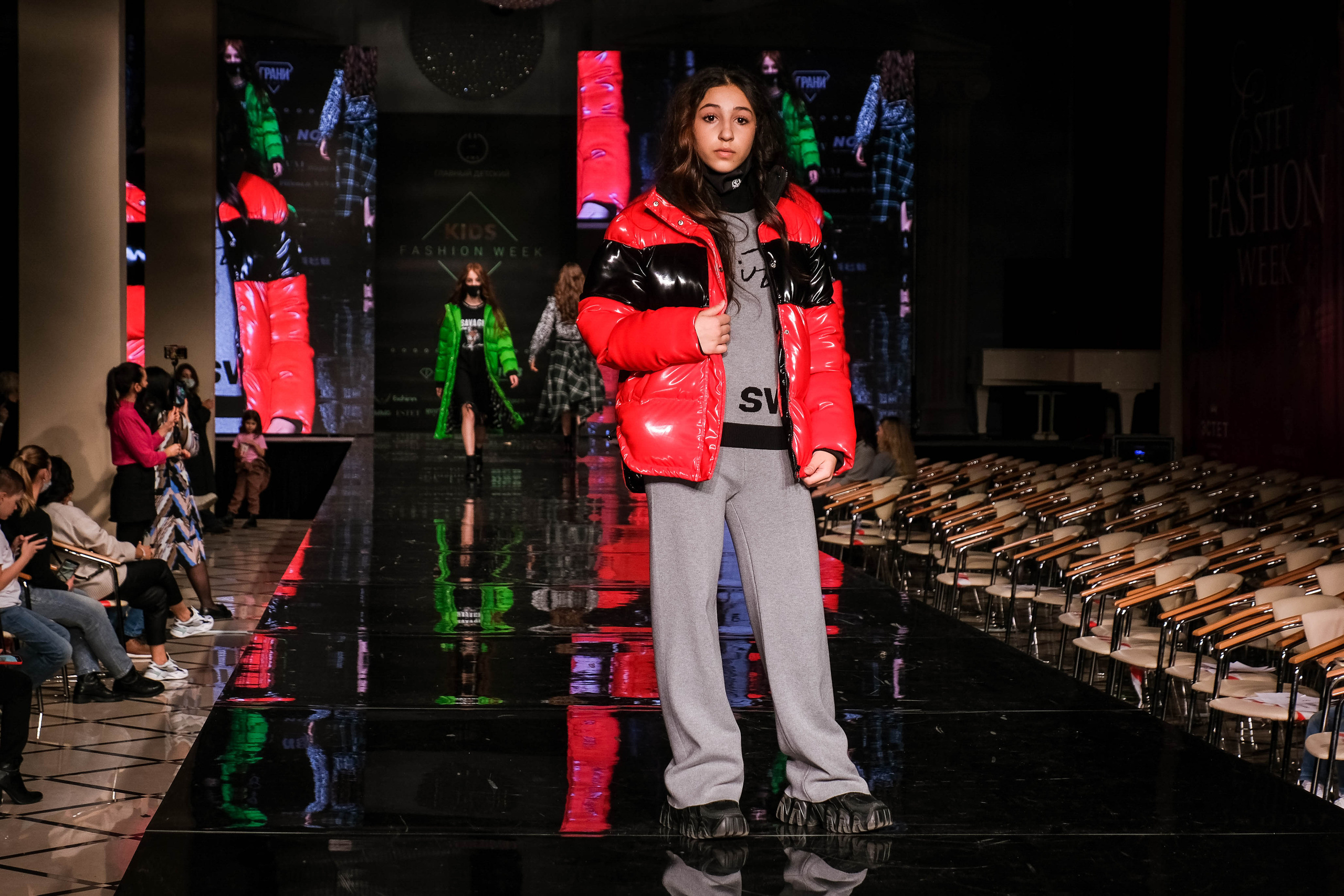 KIDS FASHION WEEK: главный детский подиум и осенние краски. Фотограф в Москве Елена Брюханова