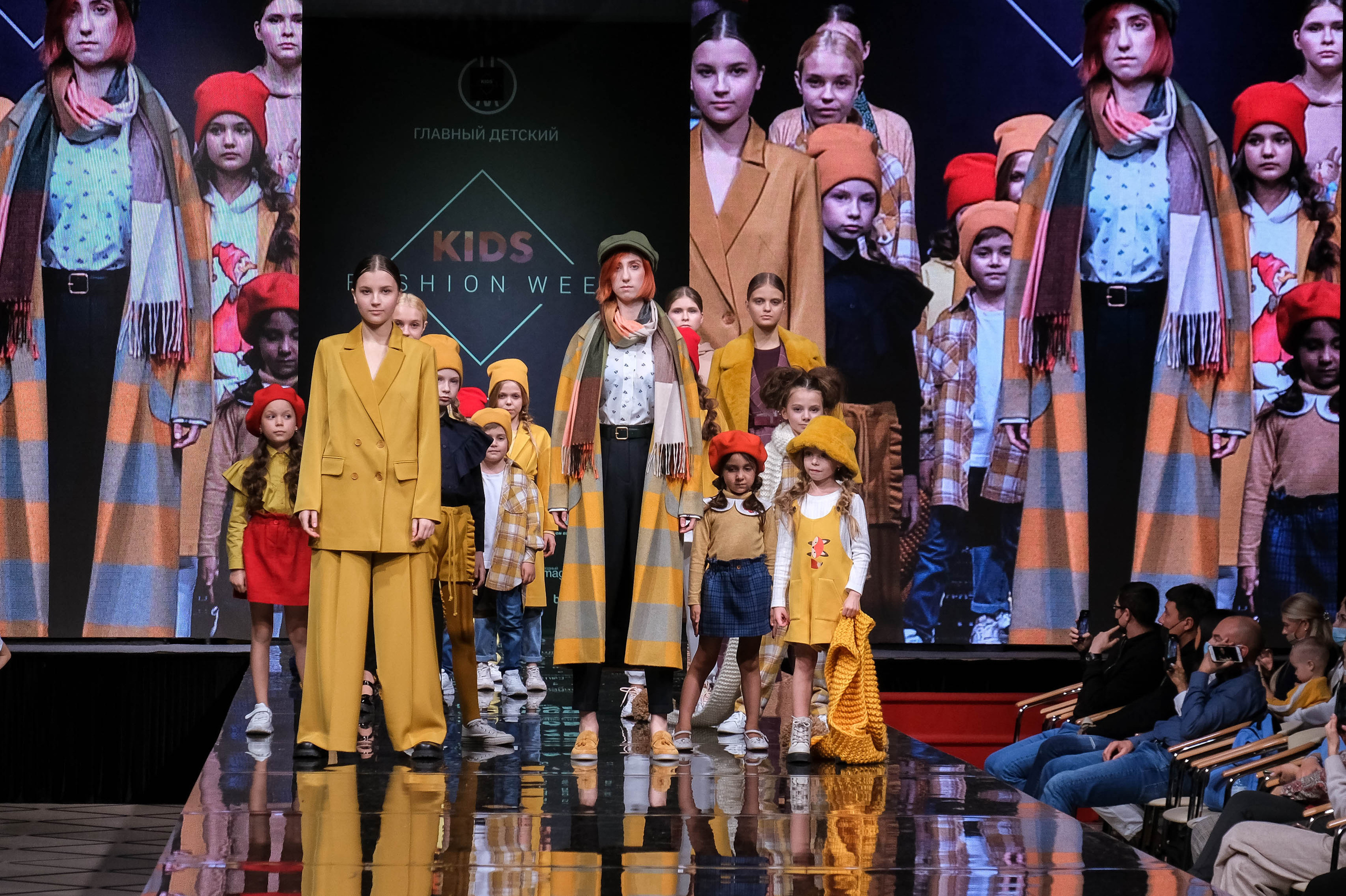 KIDS FASHION WEEK: главный детский подиум и осенние краски. Фотограф в Москве Елена Брюханова