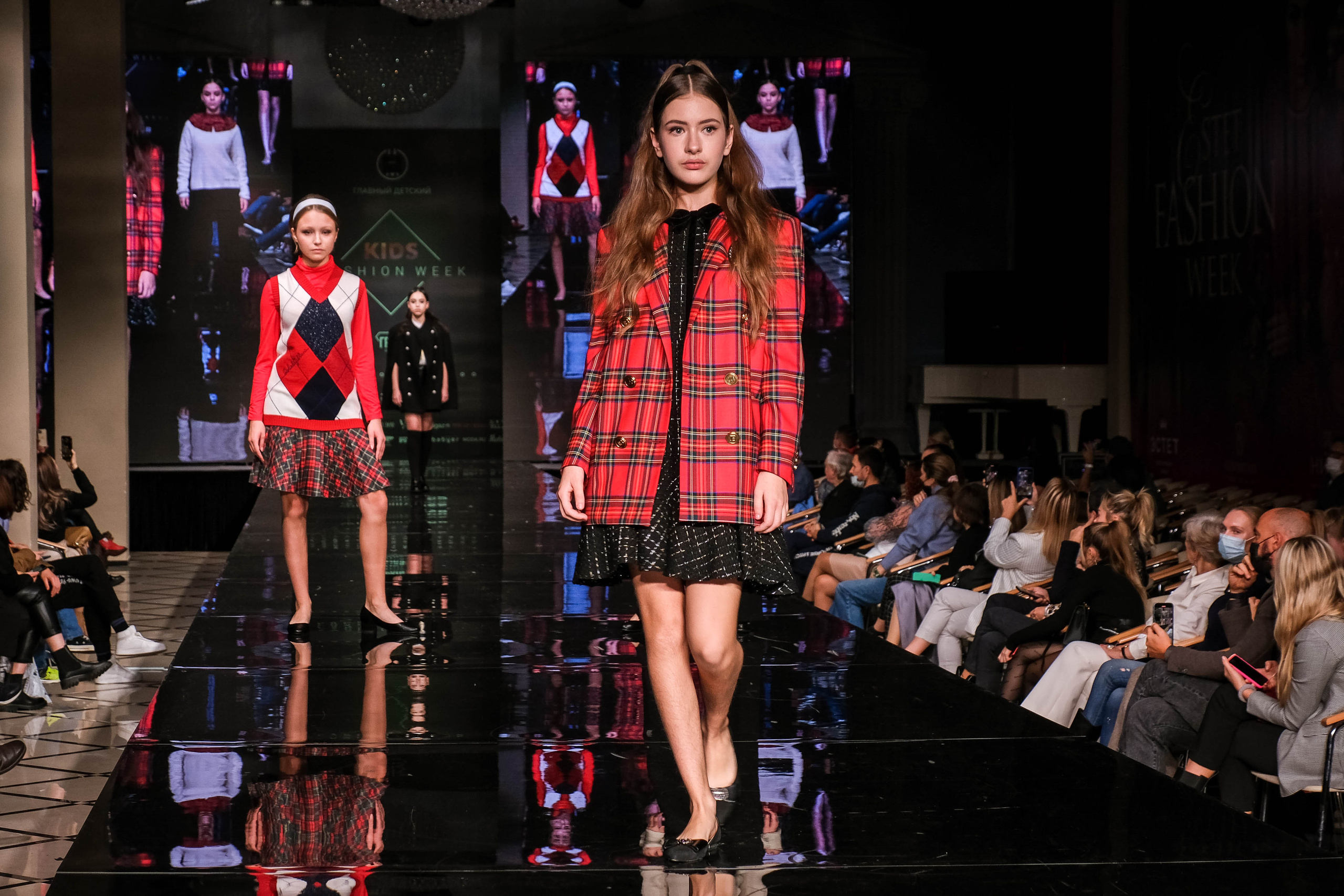 KIDS FASHION WEEK: главный детский подиум и осенние краски. Фотограф в Москве Елена Брюханова