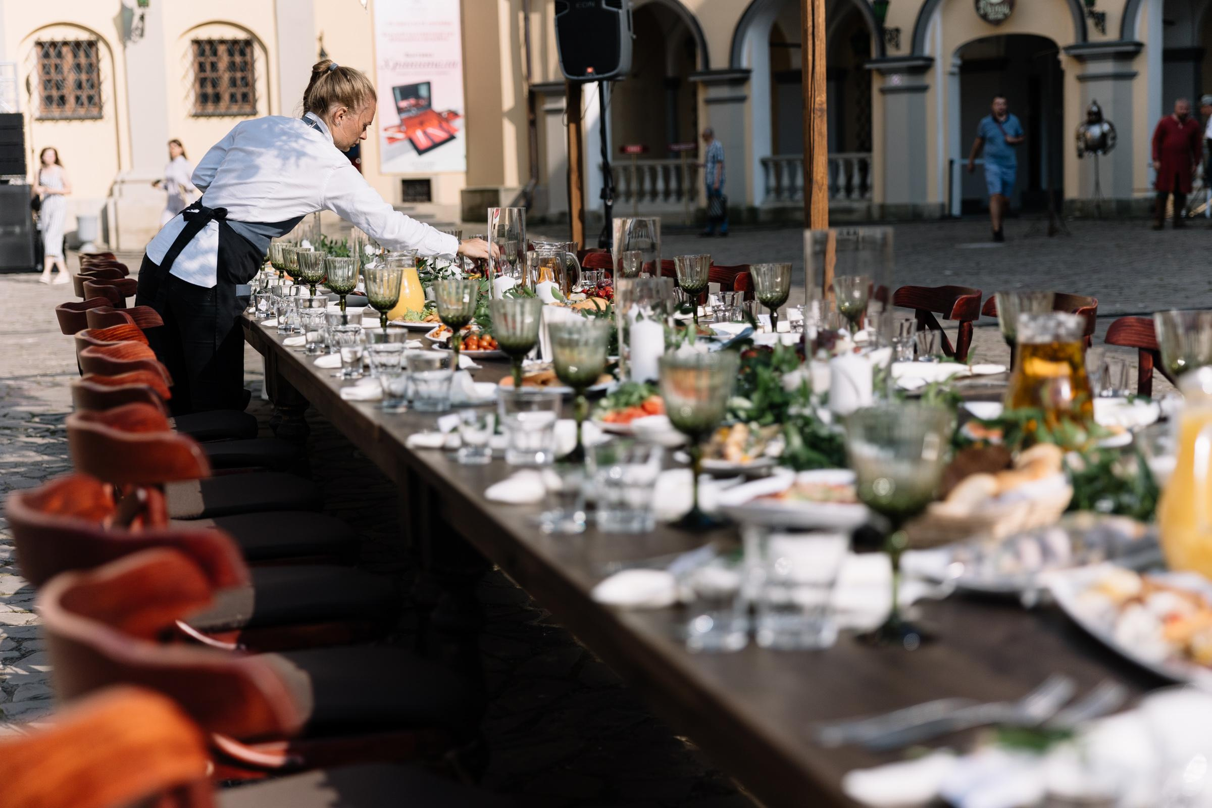 An Atmospheric Wedding in a Historic Castle — Style, Emotion, Celebration