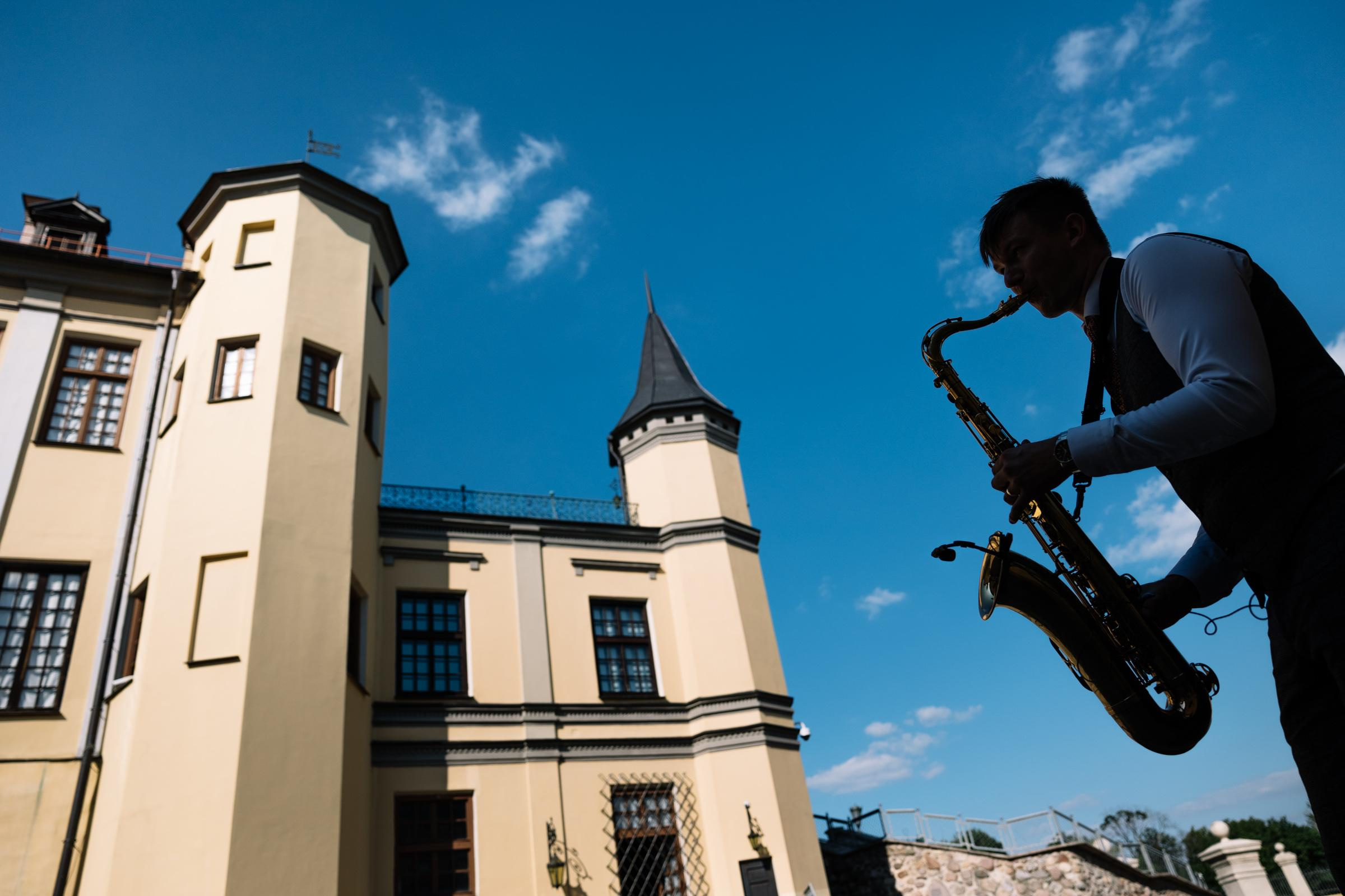 An Atmospheric Wedding in a Historic Castle — Style, Emotion, Celebration