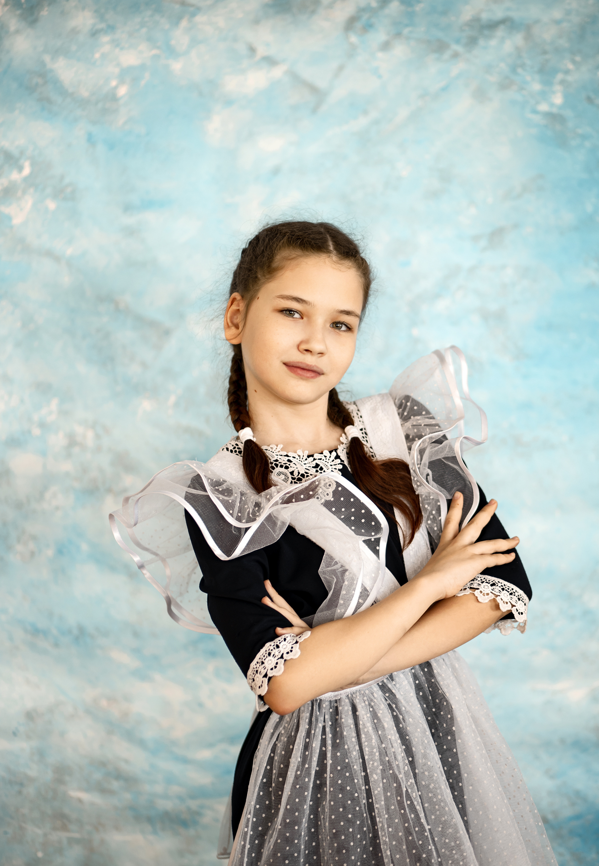 выпускной альбом Чита, фотограф Чита, школьный фотограф Чита, выпускной Чита, 1 и 4 класс выпускной, школьный портрет, школьная фотосессия, студийная съёмка, 4 класс выпускной