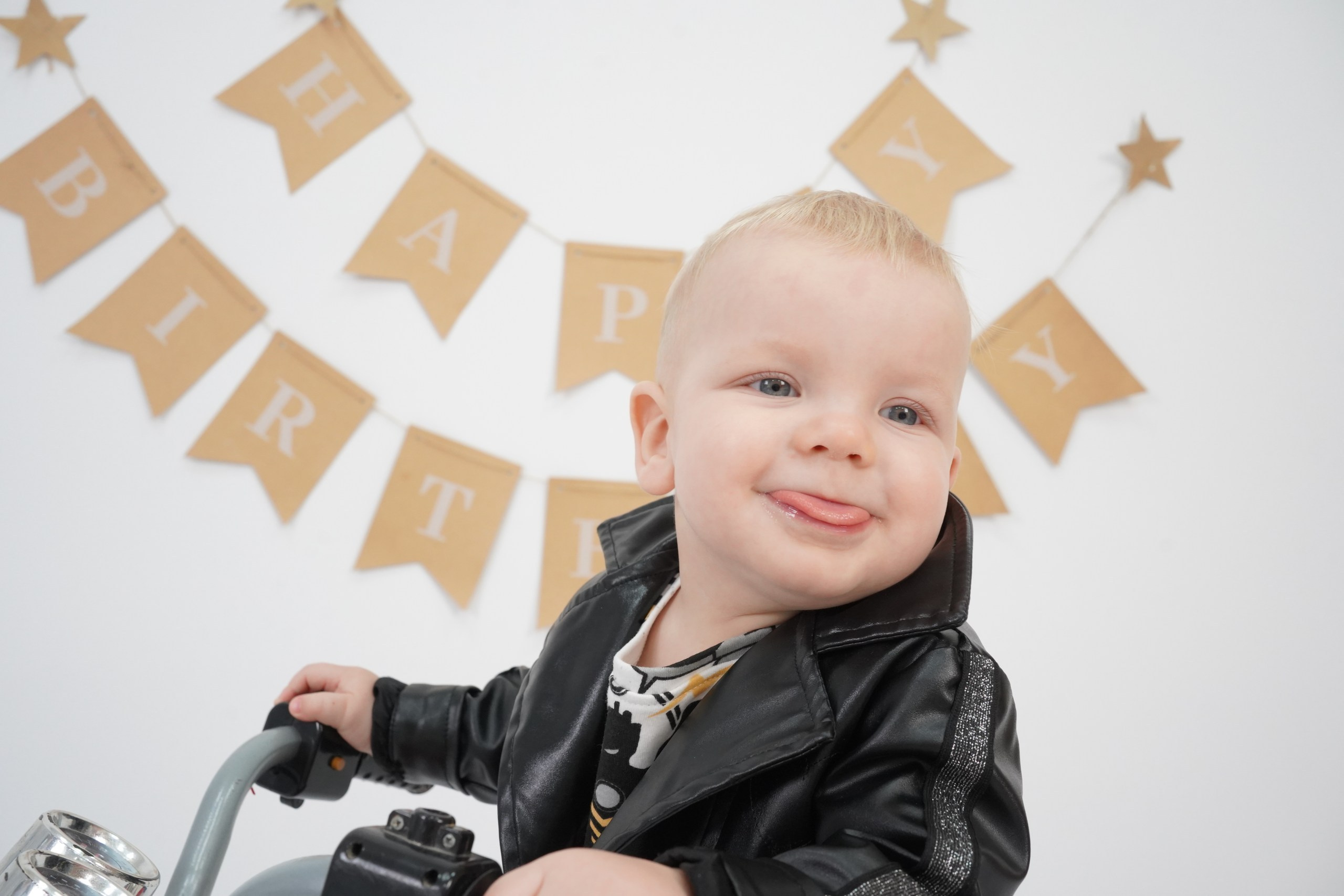 Фотосессия на Годик для Мальчиков. Детская Фотостудия ГОДОВАСИКИ в Санкт-Петербурге фотосесия на годик