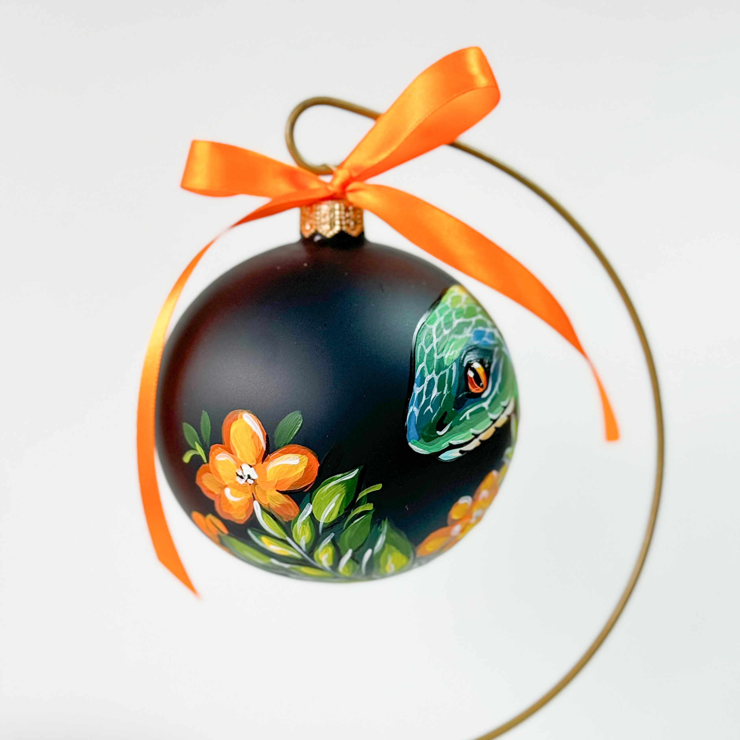 Елочный шар с росписью-Ваш лучший подарок на Новый Год. Арт-вечеринки и мастер-классы в Москве для взрослых и детей