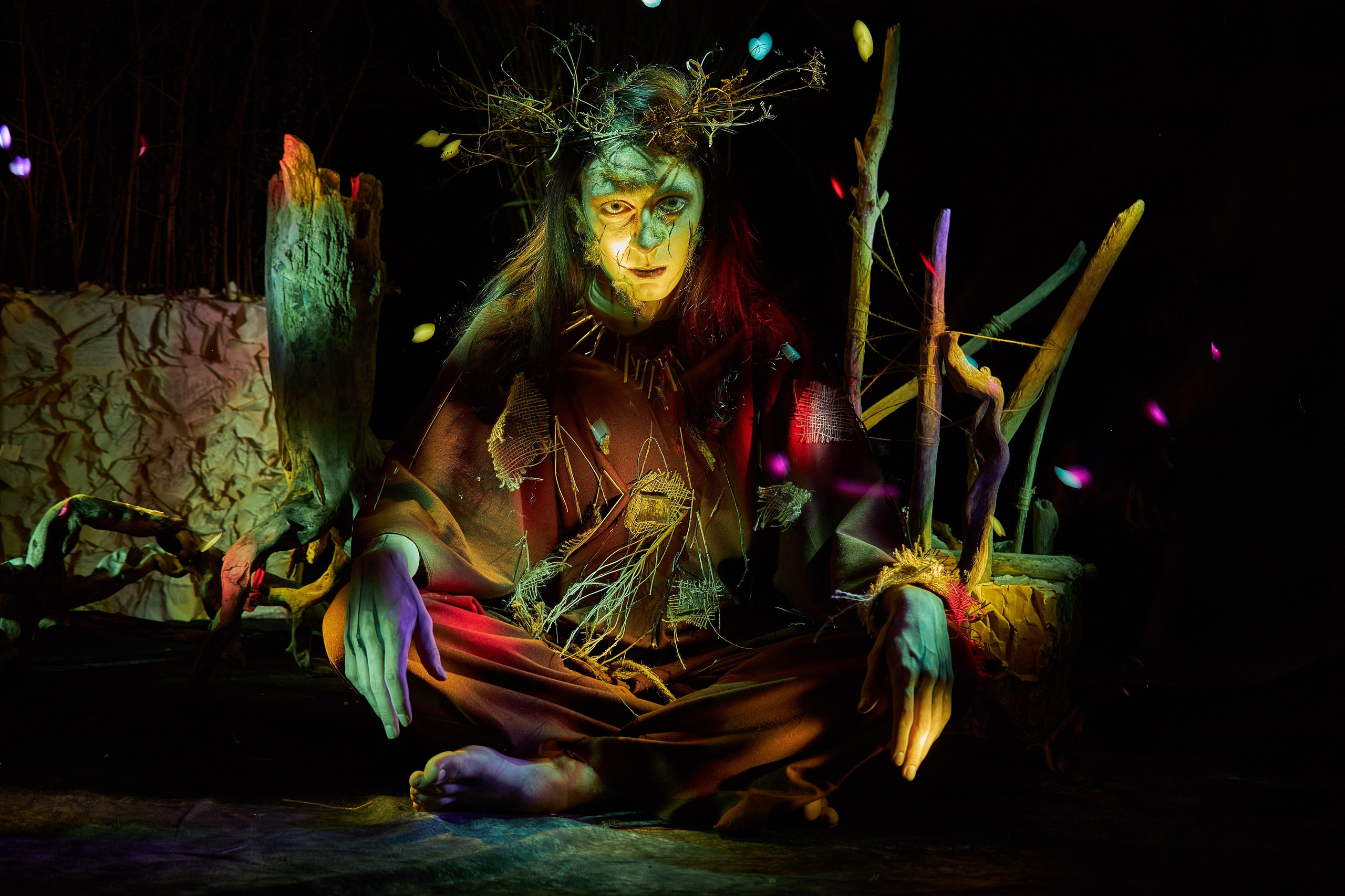 ЛЕСНЫЕ БОГИ. ФОТОПРОЕКТ. Художник, преподаватель дизайна, начинающий сценограф и режиссёр во Владивостоке