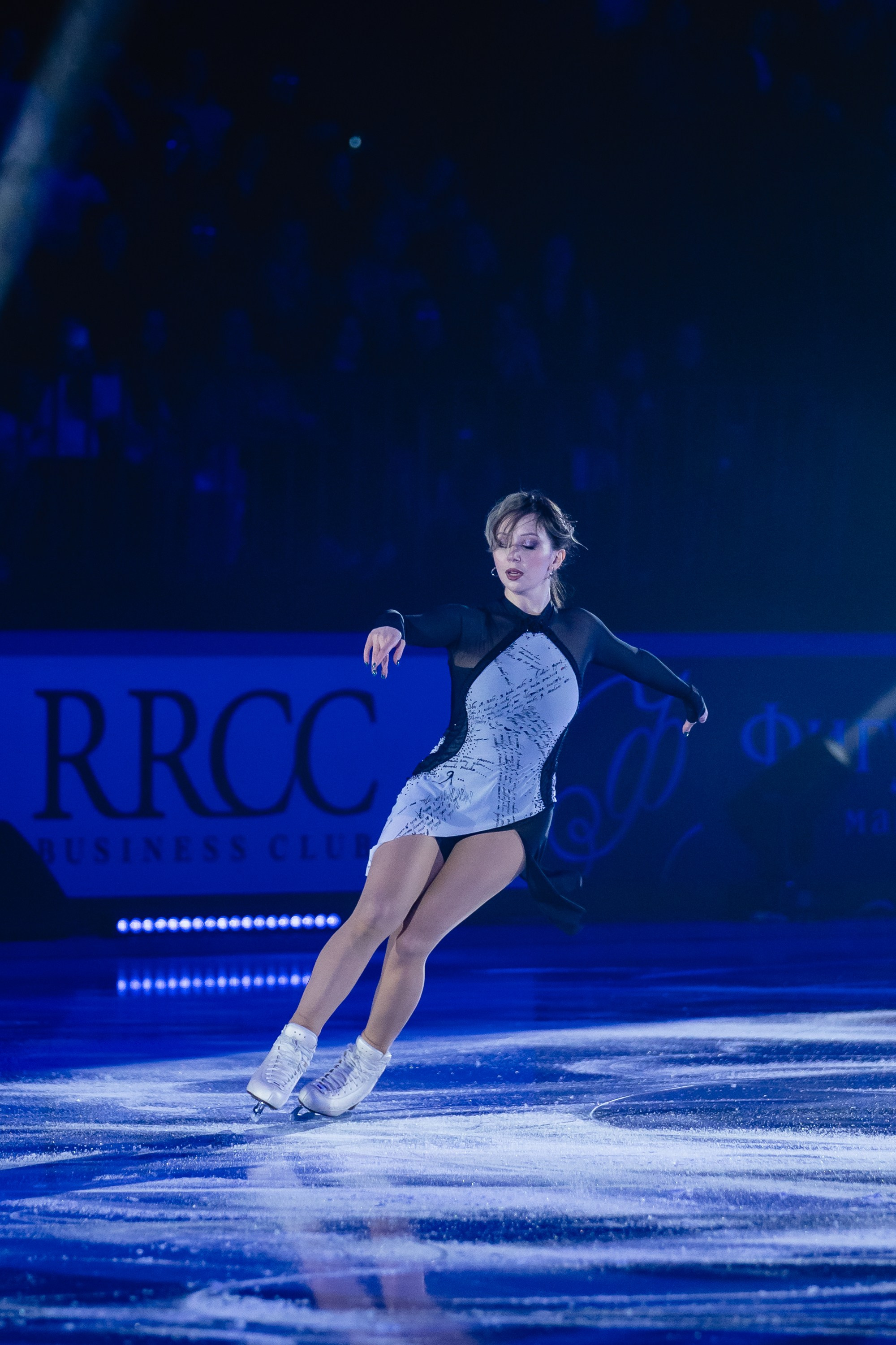 Шоу «Чемпионы на льду» в Новосибирске. Воробьева Ксения — Спортивный и танцевальный фотограф Новосибирск