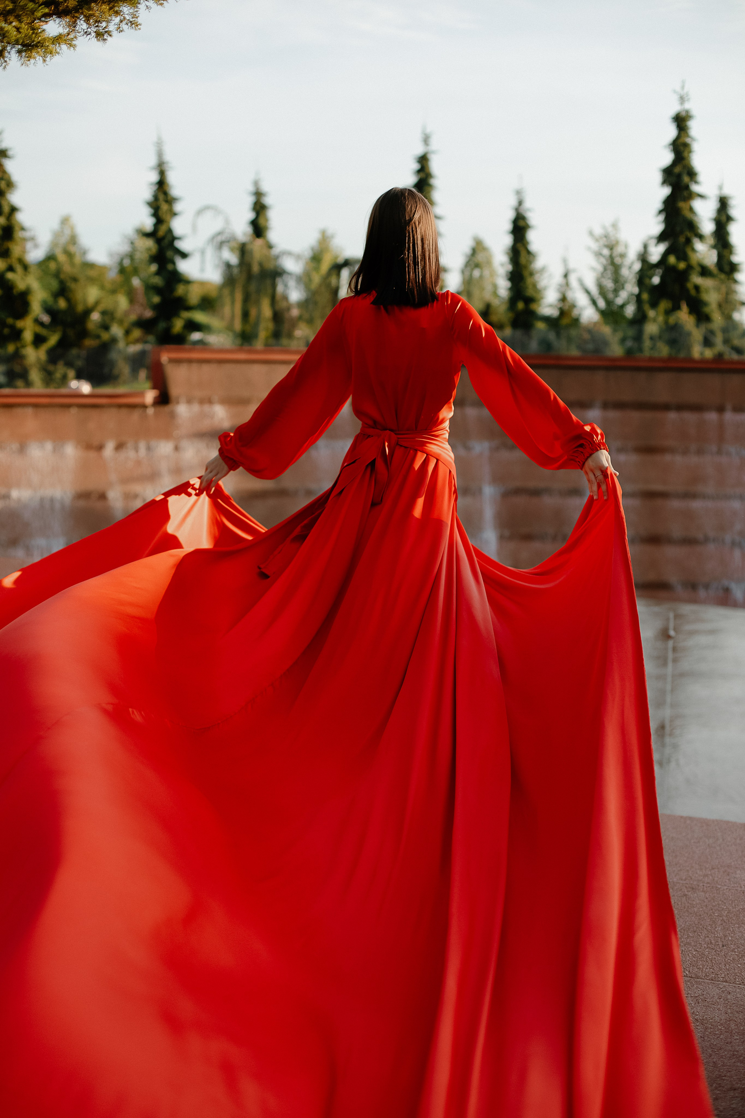 ЛЕТЯЩИЕ ПЛАТЬЕ. Https://malovafoto.ru