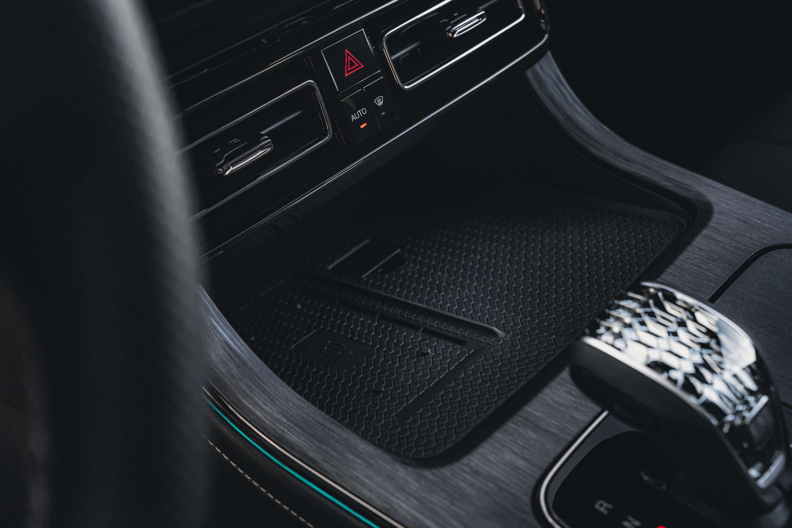 Сотрудничество с GAC Motor. Флагманы модельного ряда 2025: M8 & GS8 Dragon HEV. Фотограф Илья К. в Москве