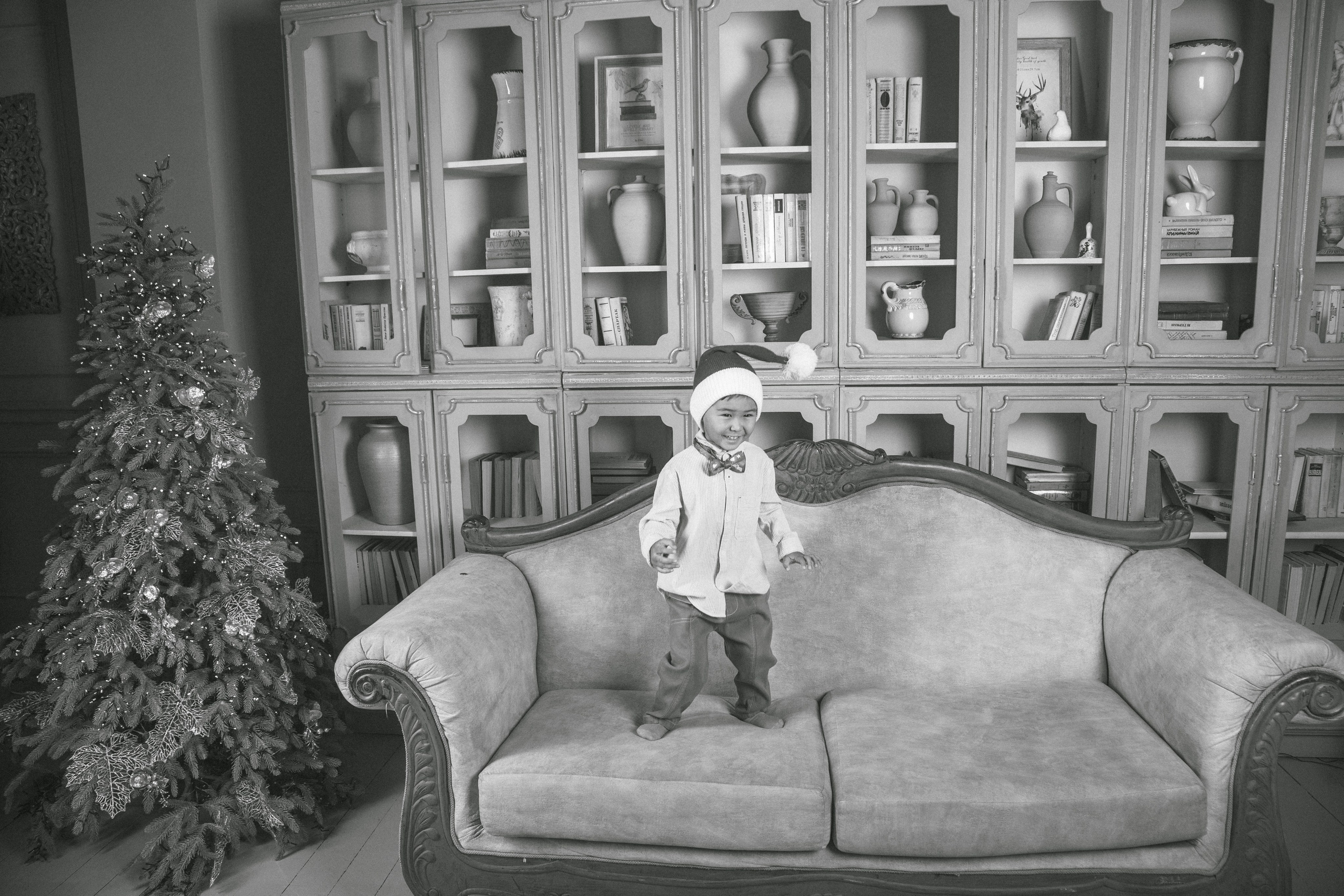 Семейная фотосессия в фотостудии 2Стула. Свадебный, семейный и портретный фотограф в Алматы, Костанай